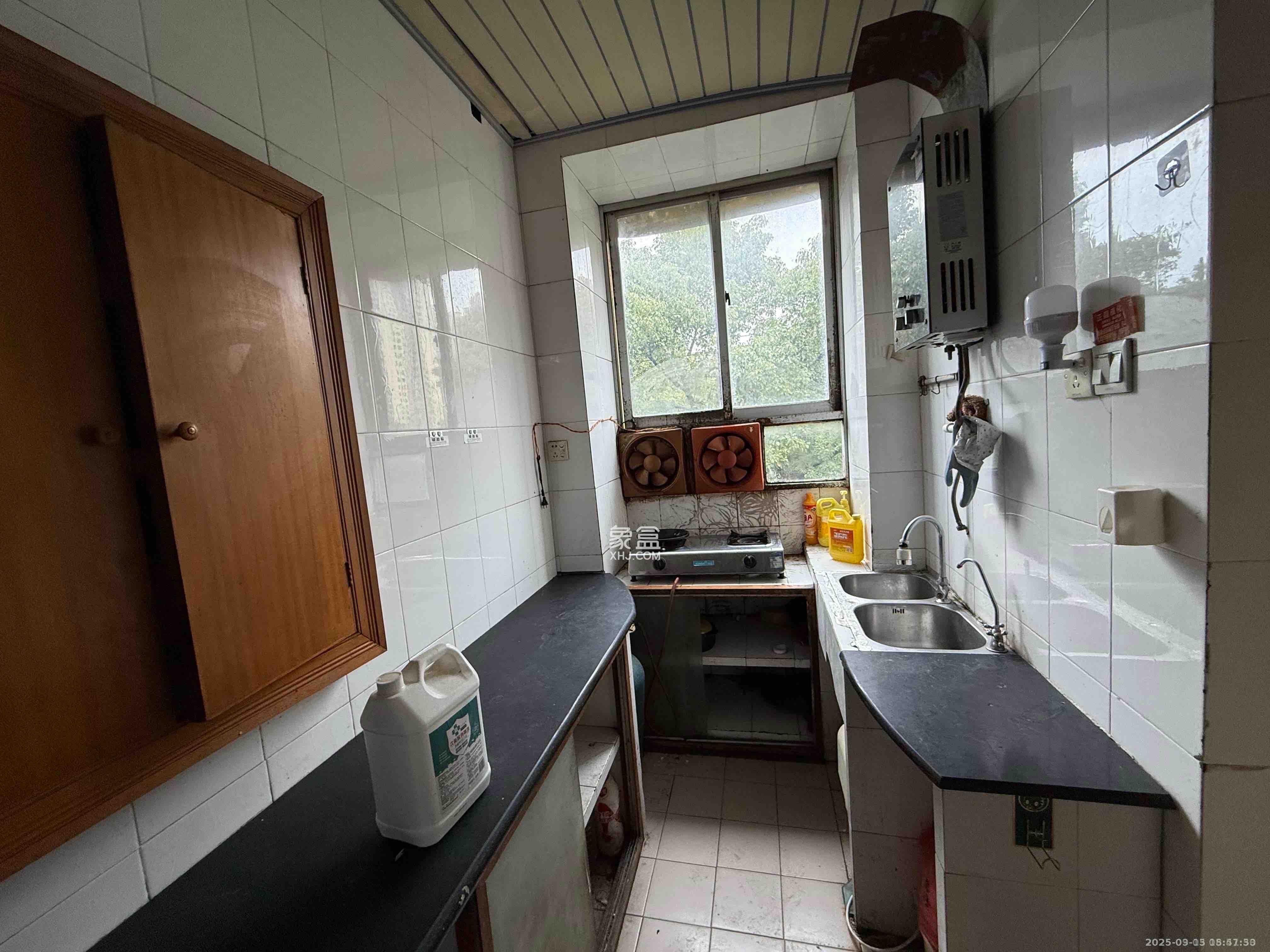 正圆小区（树木岭）  1室2厅1卫    1600.0元/月室内图