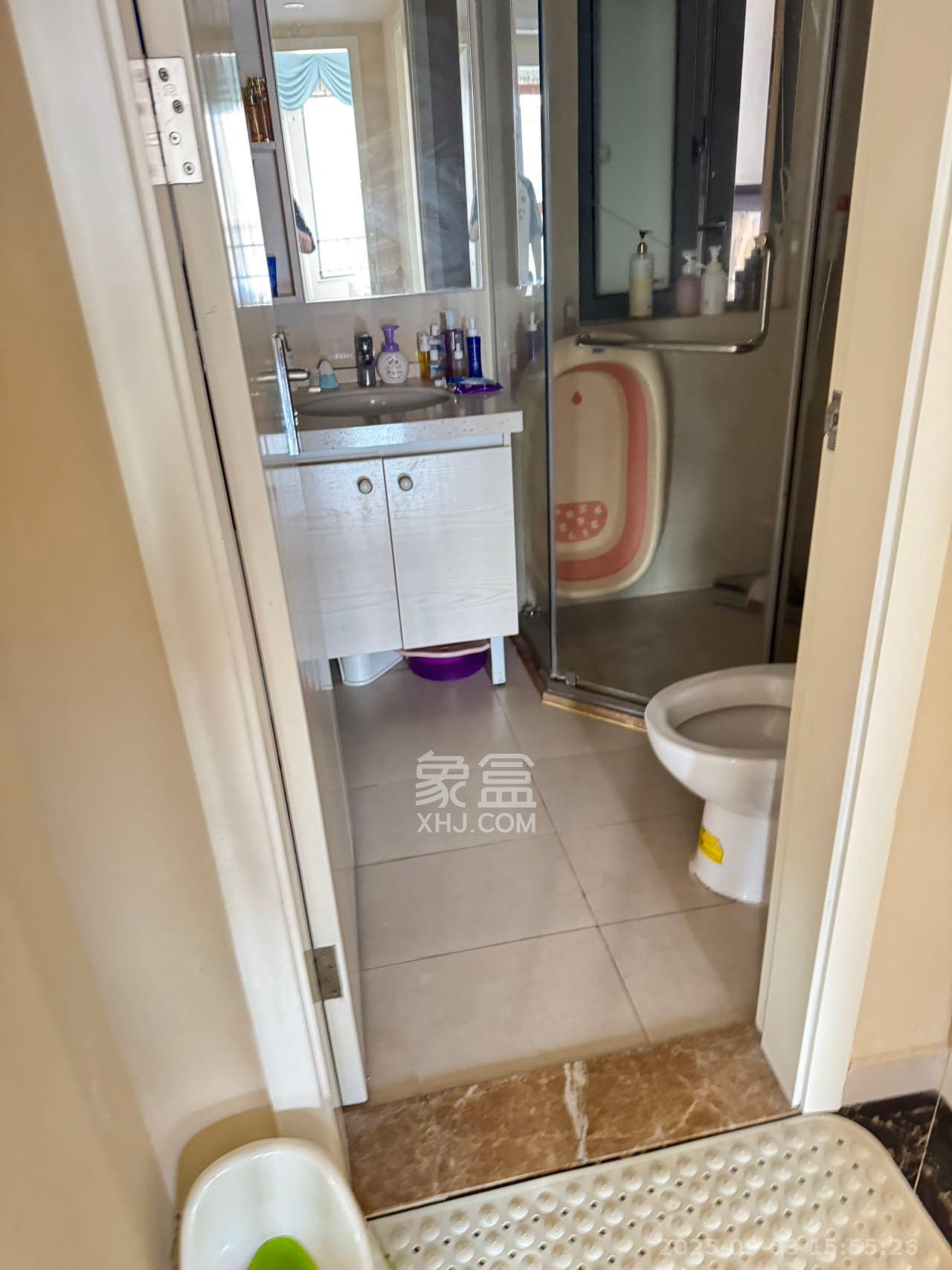 珠江郦城公园1号  3室2厅1卫    3000.0元/月室内图