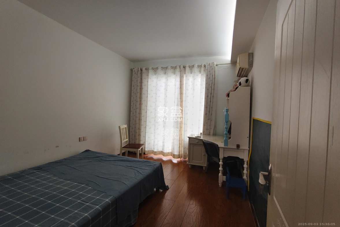 九华新城 3室2厅1卫 1500.0元/月 九华新城 3室2厅1卫 1500.0元/月室内图