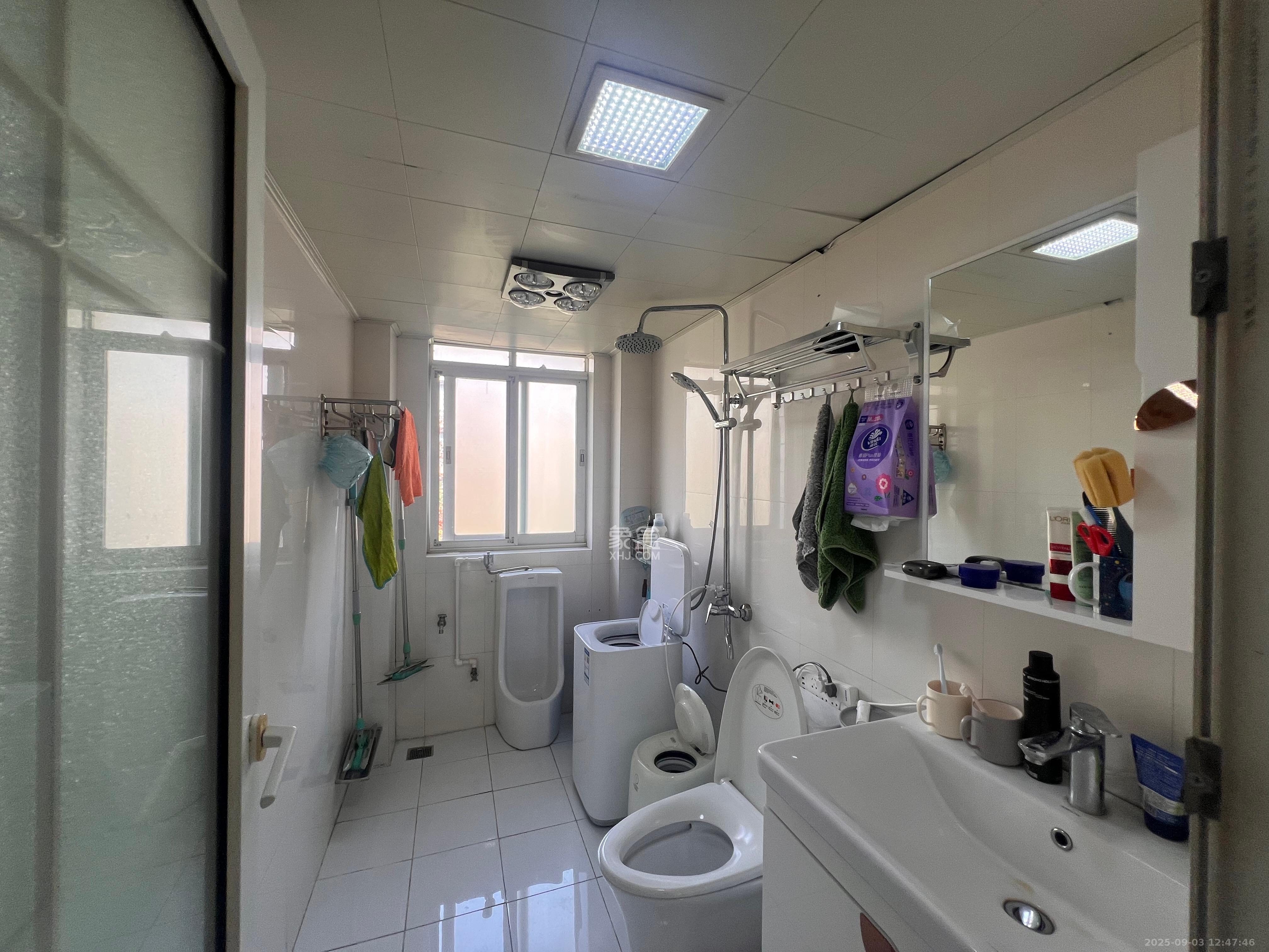 霞光山庄南苑  5室2厅3卫    72.8万 霞光山庄南苑  5室2厅3卫    72.8万室内图