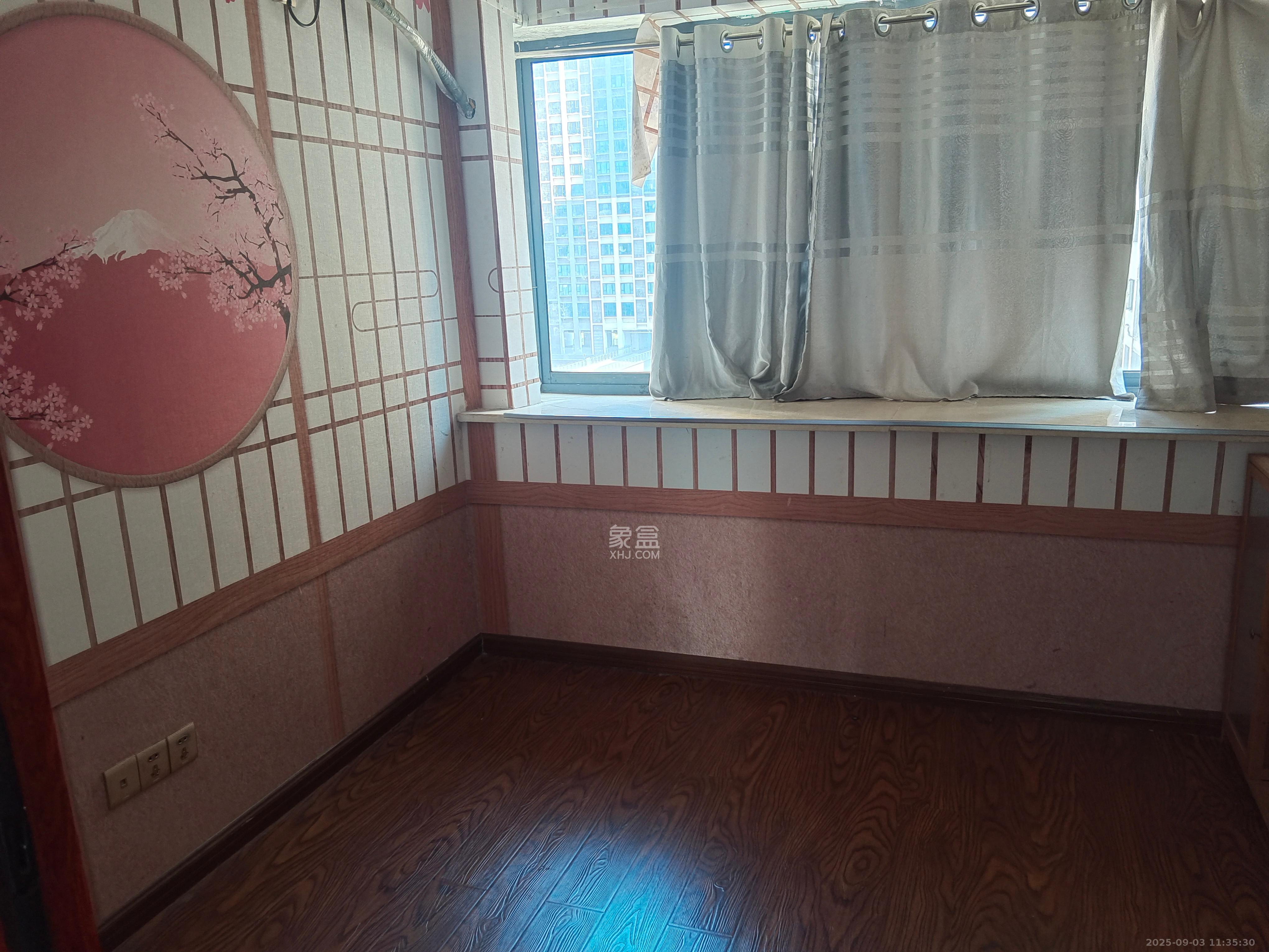 好莱城（弘德西街）  4室2厅2卫   3000.00元/月室内图