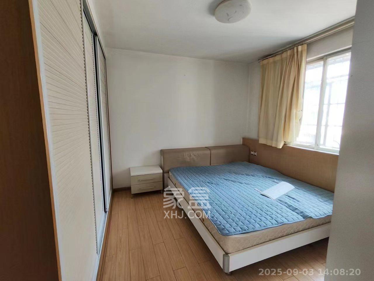 城市花园  1室2厅1卫   3500.00元/月室内图