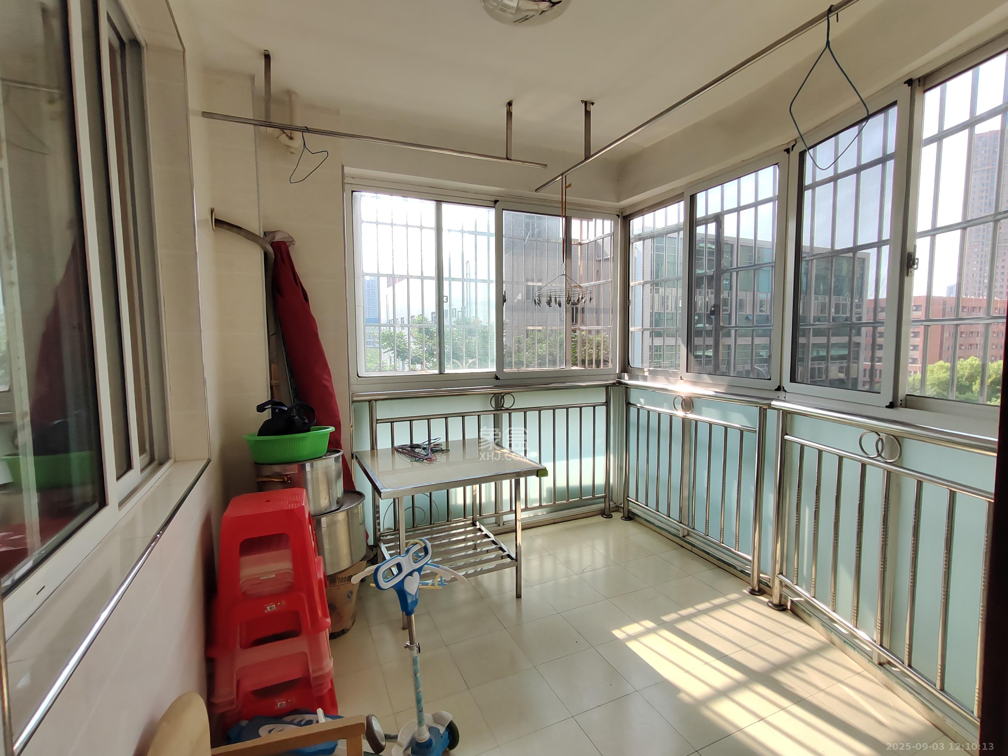 红树湾  3室2厅1卫   2000.00元/月室内图