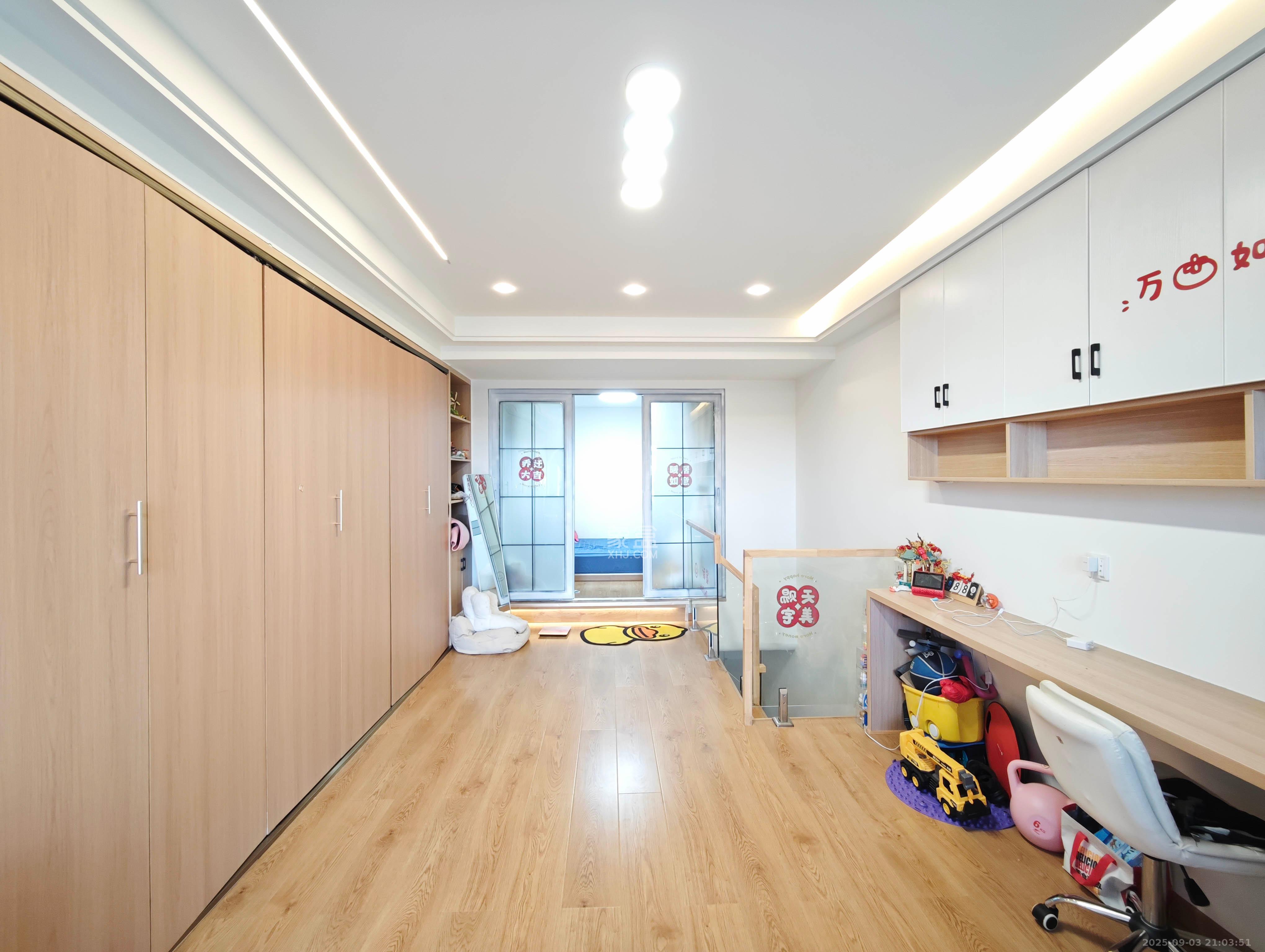 宏聚地中海  2室2厅1卫    52.8万卧室