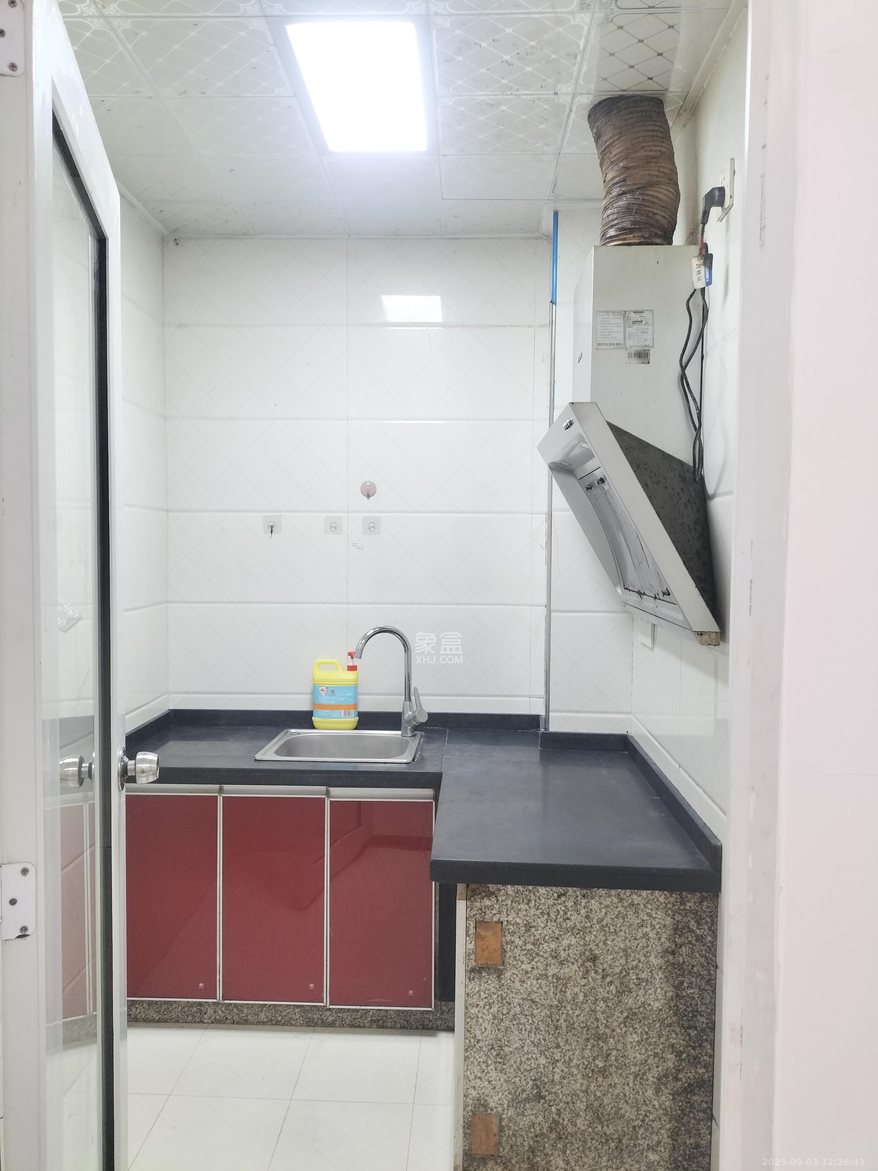 骑龙安置小区  1室1厅1卫    900.0元/月室内图