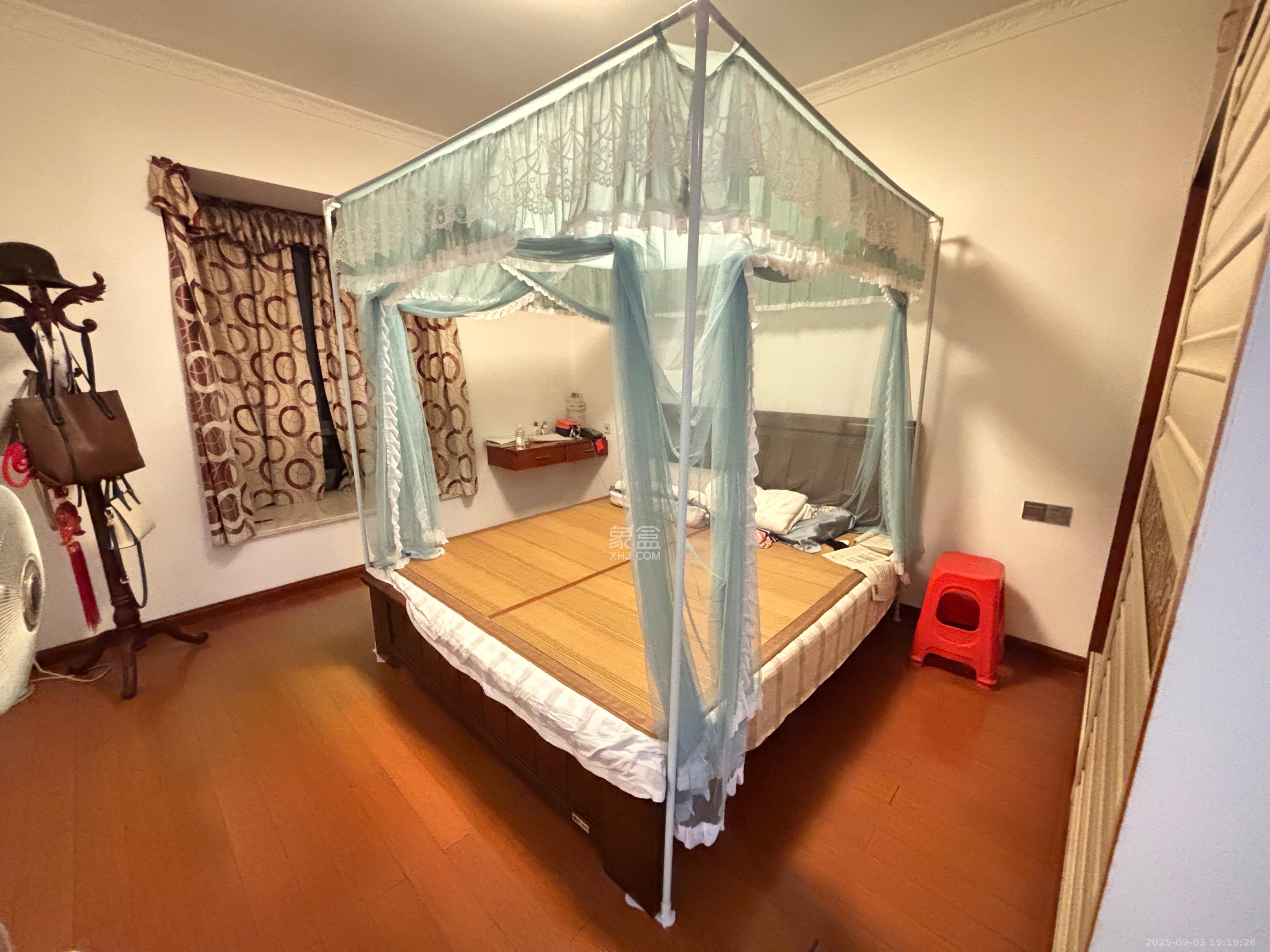 鑫远湘府逸园 4室2厅2卫 2800.0元/月 鑫远湘府逸园 4室2厅2卫 2800.0元/月室内图