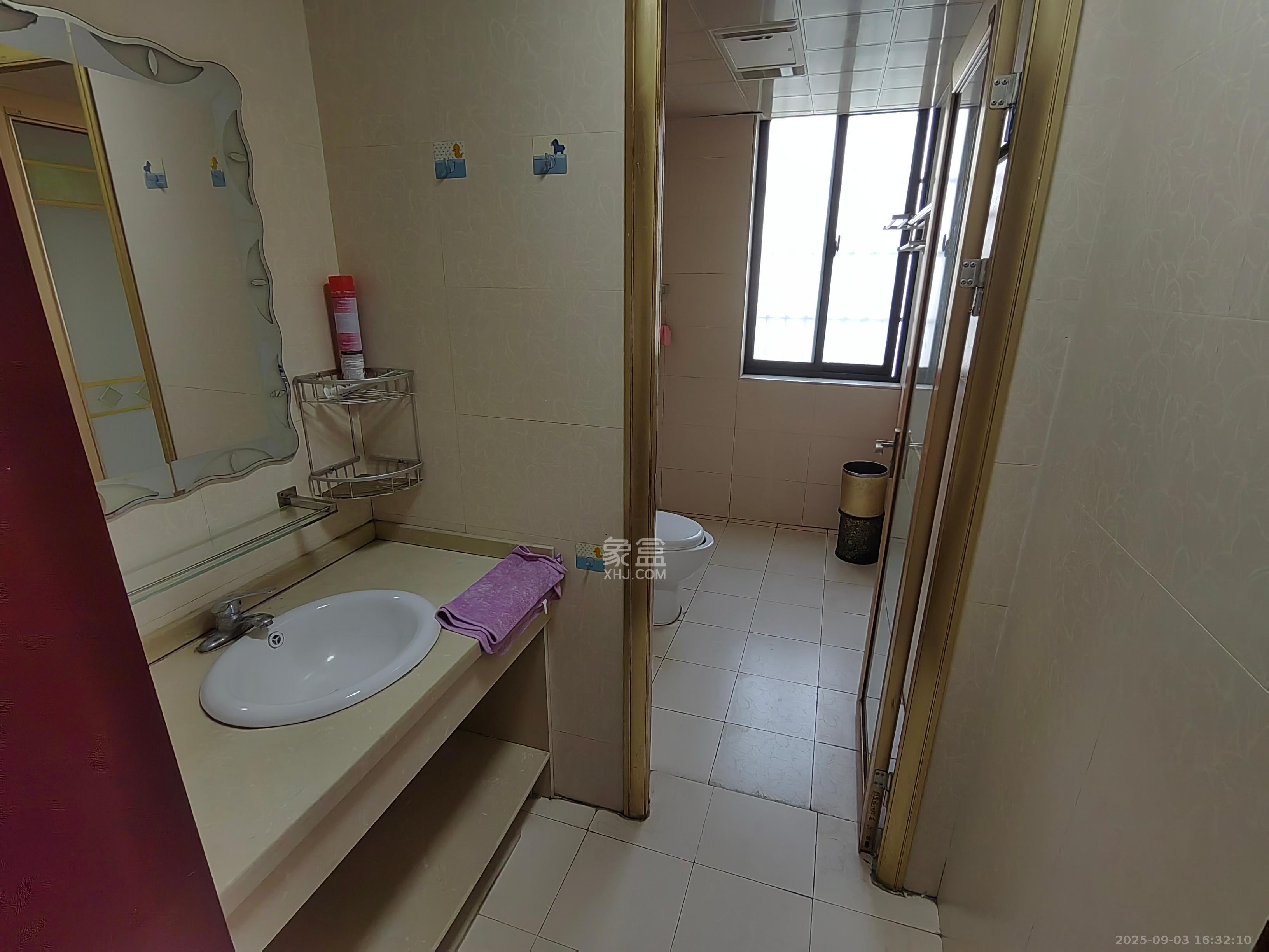 世纪桃花苑  3室2厅2卫    2600.0元/月 世纪桃花苑  3室2厅2卫    2600.0元/月室内图