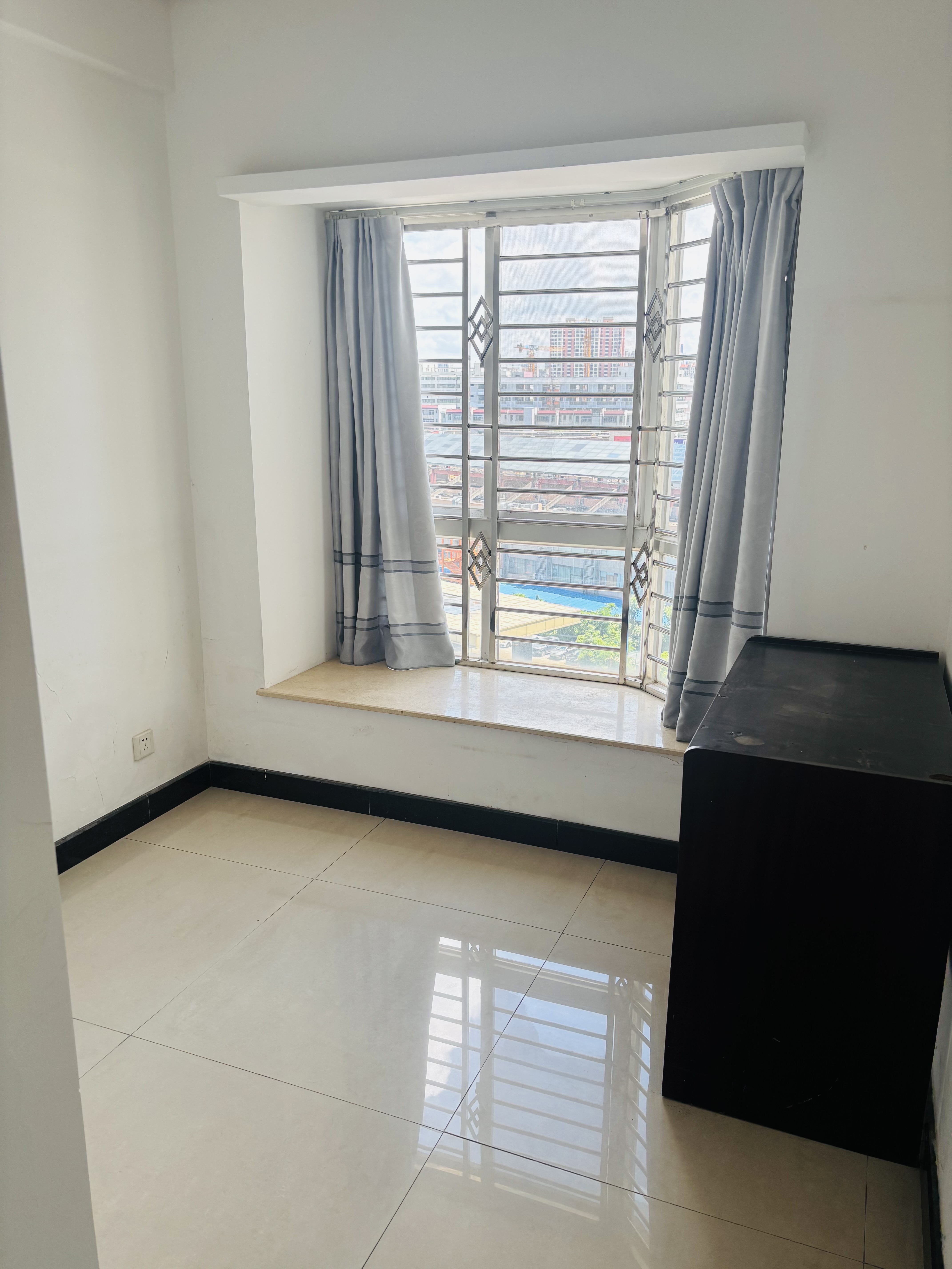 嘉华城市花园  4室2厅2卫    5000.0元/月室内图