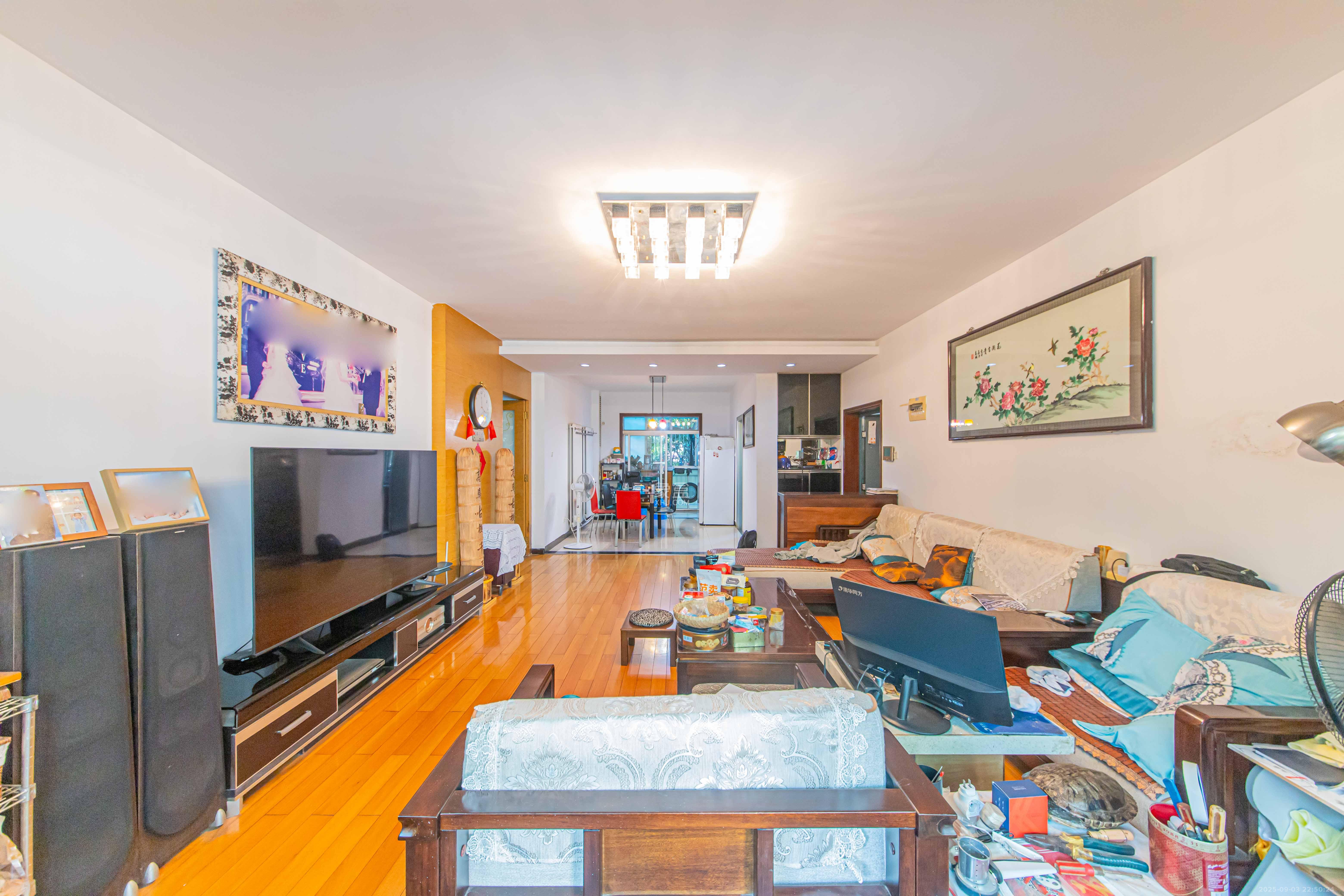 九峰小区(一二三四区)  4室2厅2卫    200.0万 九峰小区(一二三四区)  4室2厅2卫    200.0万