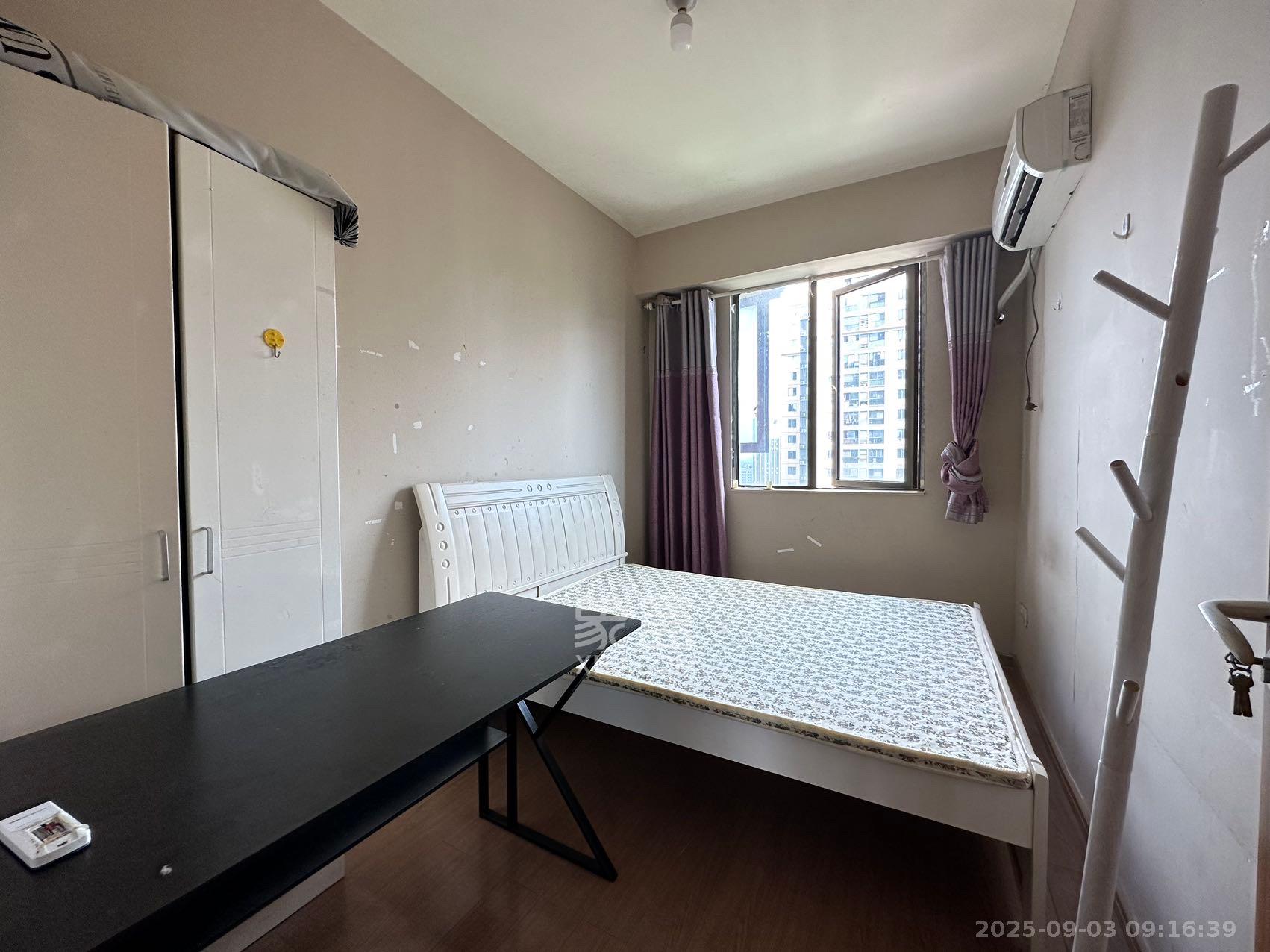 麓谷小镇 3室2厅2卫 2500.0元/月 麓谷小镇 3室2厅2卫 2500.0元/月室内图