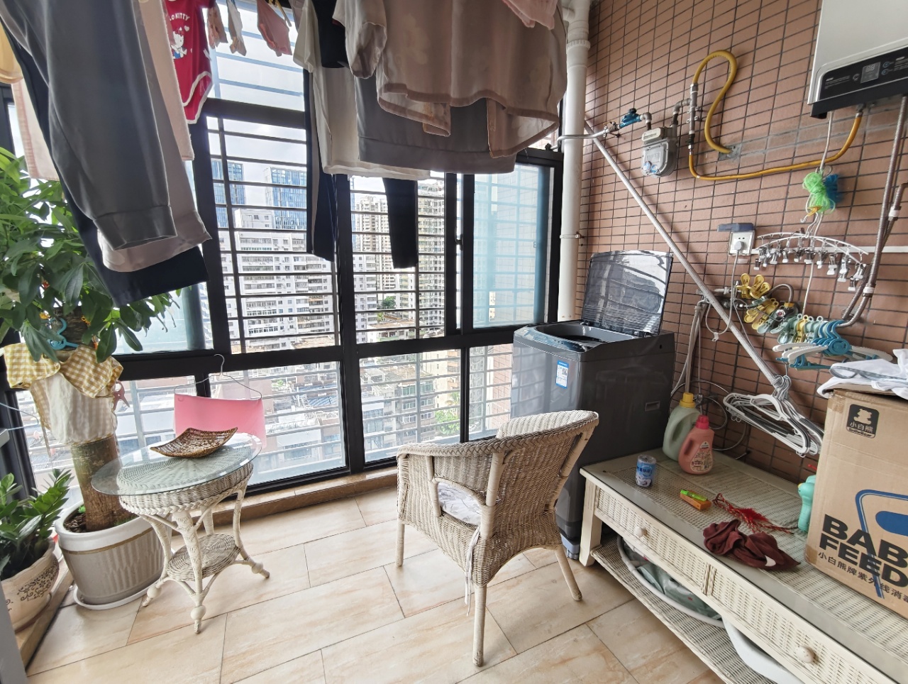 海悦东方  2室2厅2卫   135.00万客厅