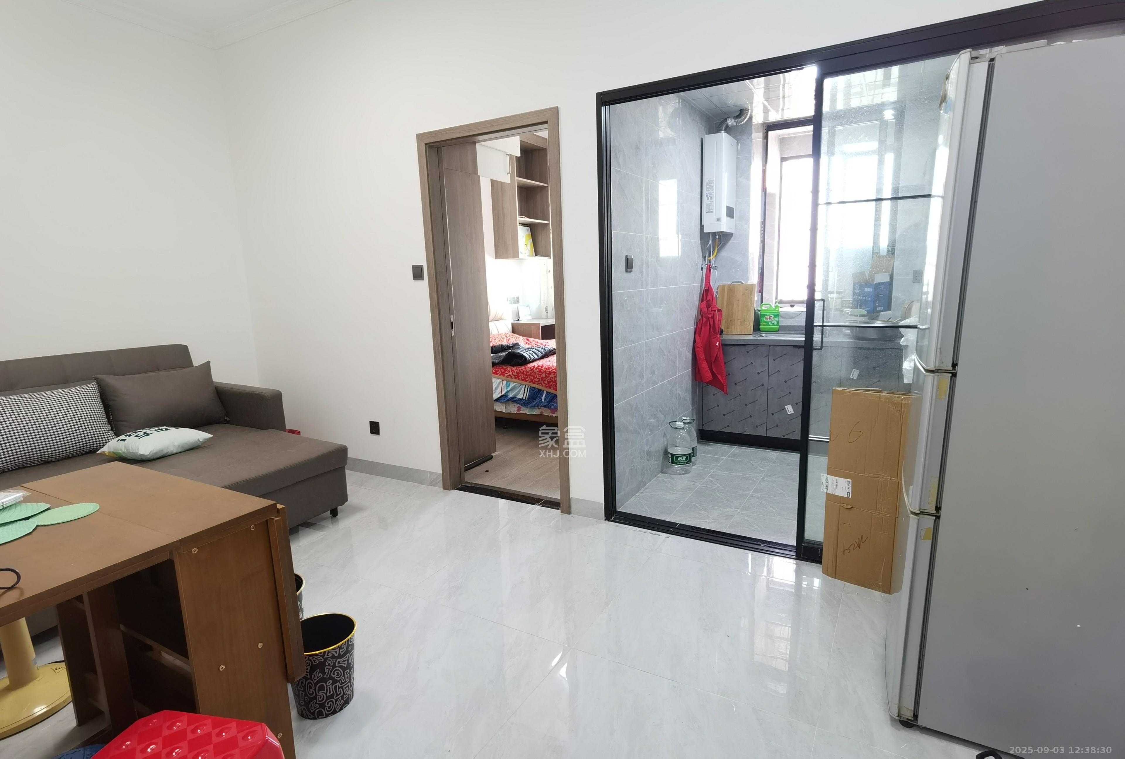 公园9号大都会  1室1厅1卫    2700.0元/月 公园9号大都会  1室1厅1卫    2700.0元/月室内图