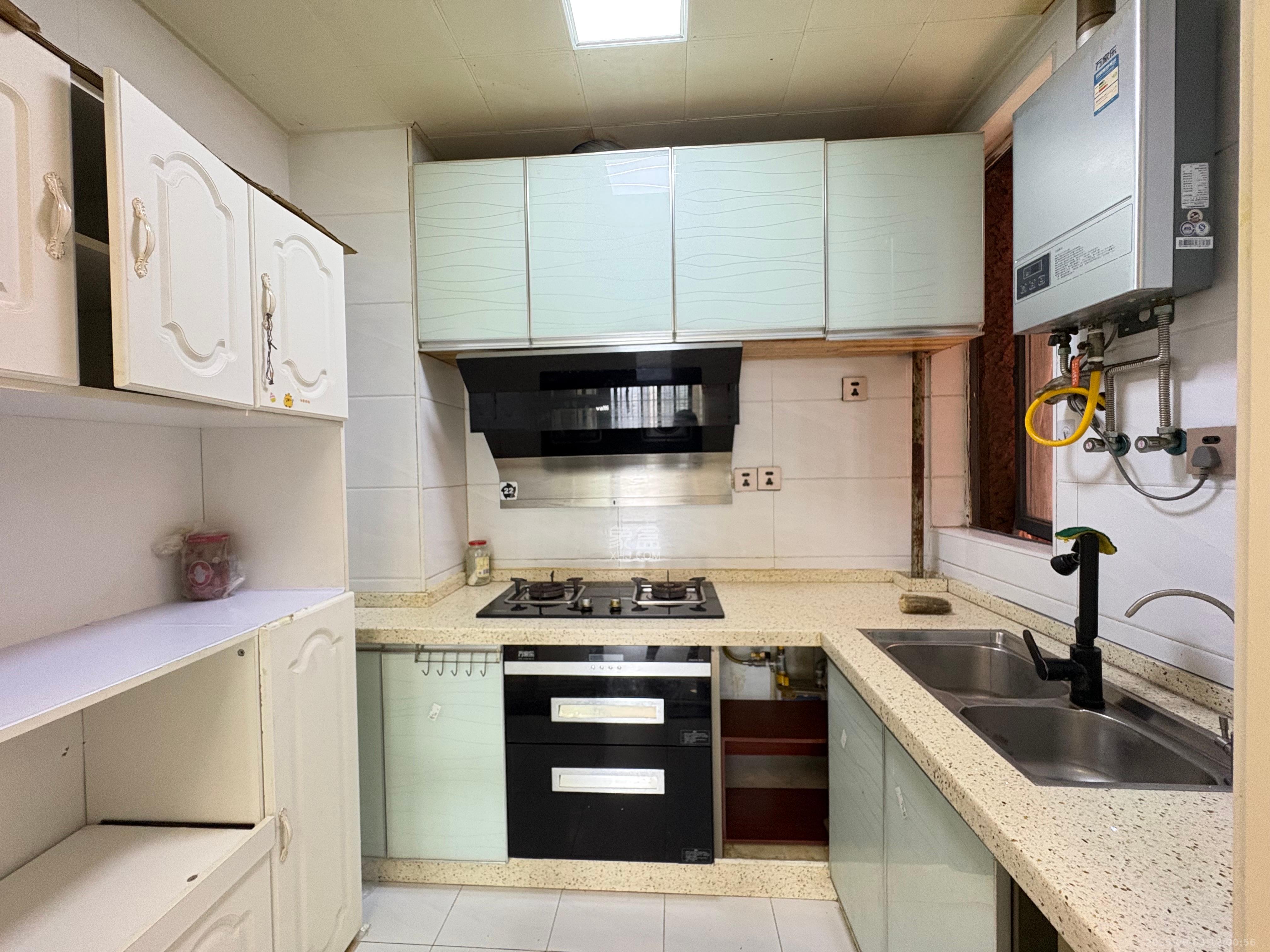 海德公园 3室2厅1卫 2200.0元/月 海德公园 3室2厅1卫 2200.0元/月室内图