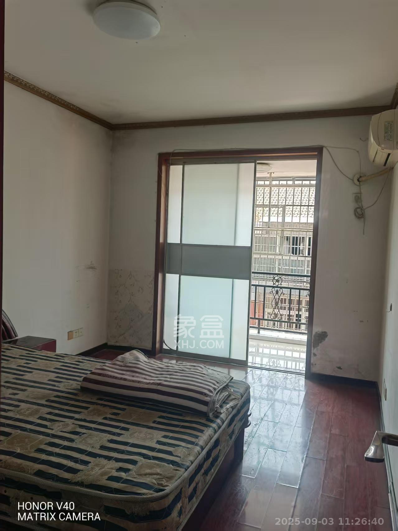 湘绣城 2室2厅1卫 1000.0元/月 湘绣城 2室2厅1卫 1000.0元/月室内图