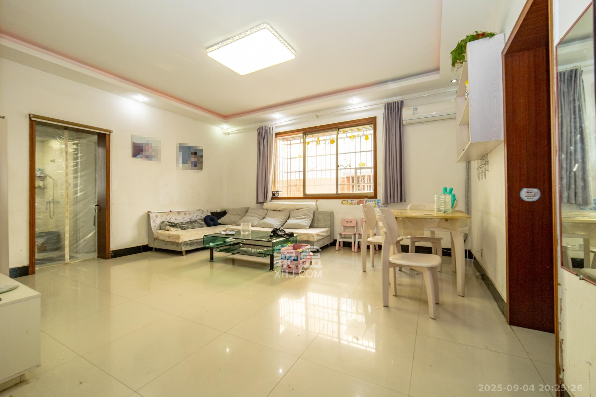 湘绣城  2室2厅1卫    35.0万 湘绣城  2室2厅1卫    35.0万客厅