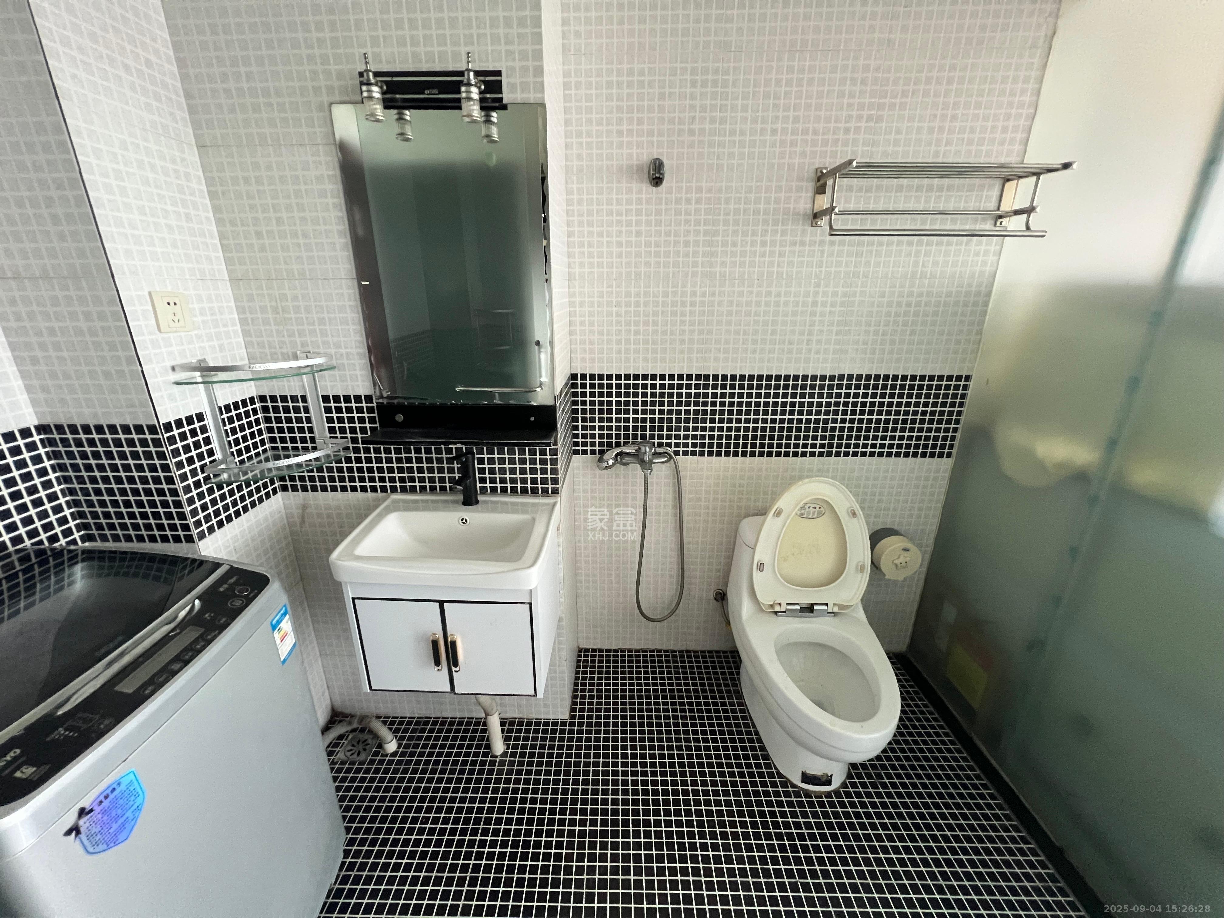 他城（天鸿时代公寓）  1室1厅1卫    1400.0元/月室内图