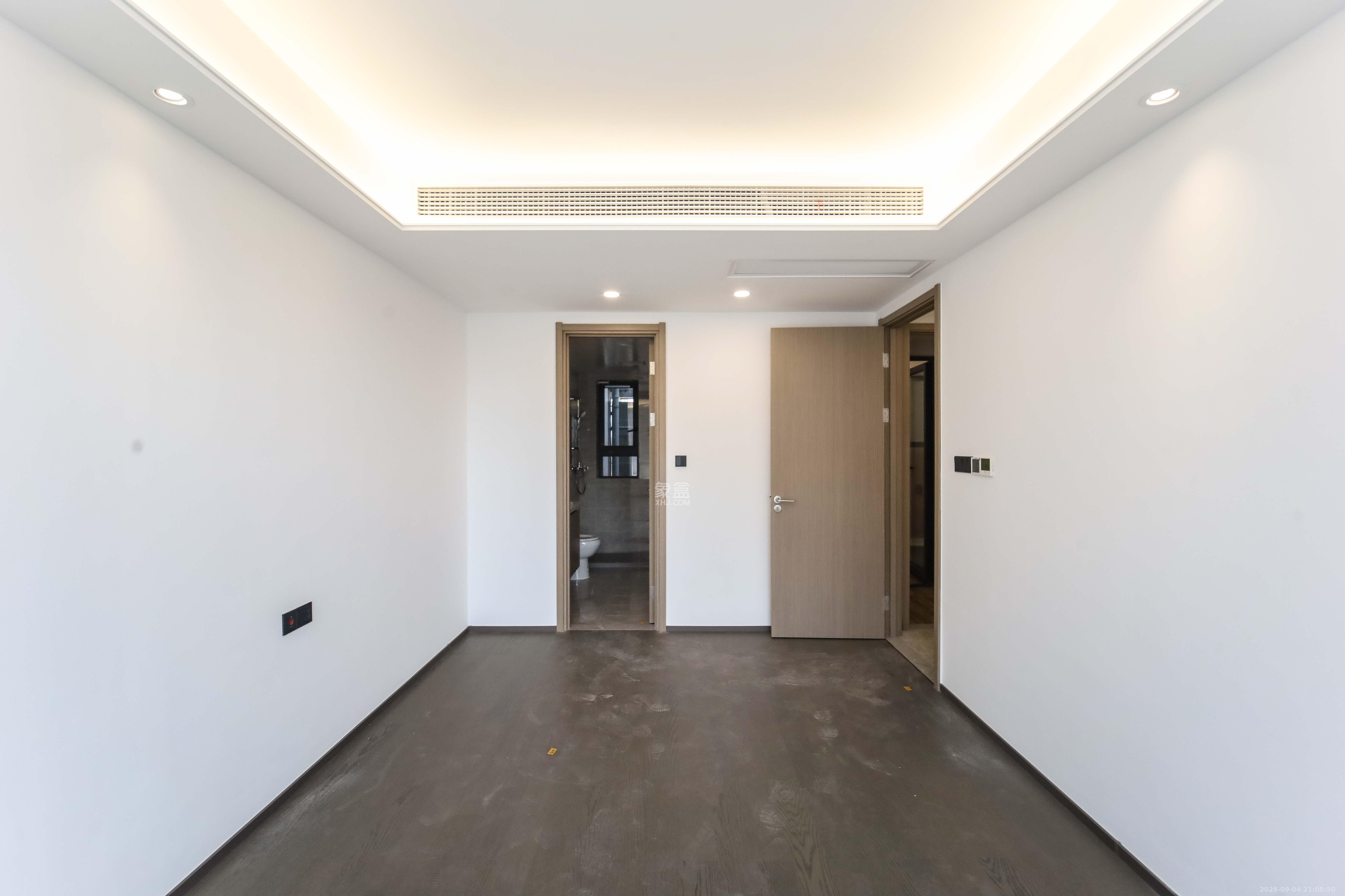 德奥上河城章  3室2厅2卫    165.0万卧室