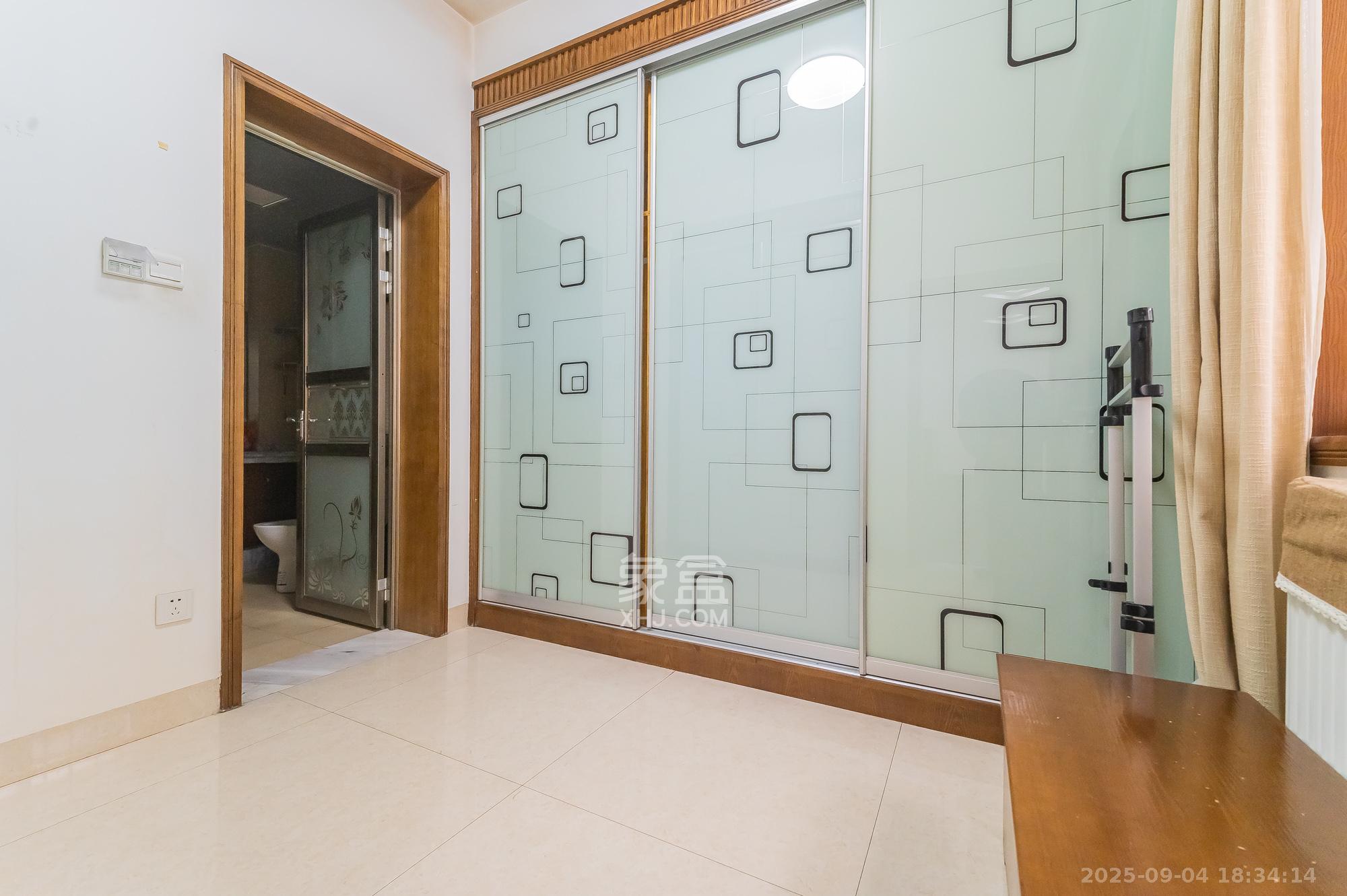 幸福里(幸福里一期) 6室2厅3卫 176.0万 幸福里(幸福里一期) 6室2厅3卫 176.0万其他