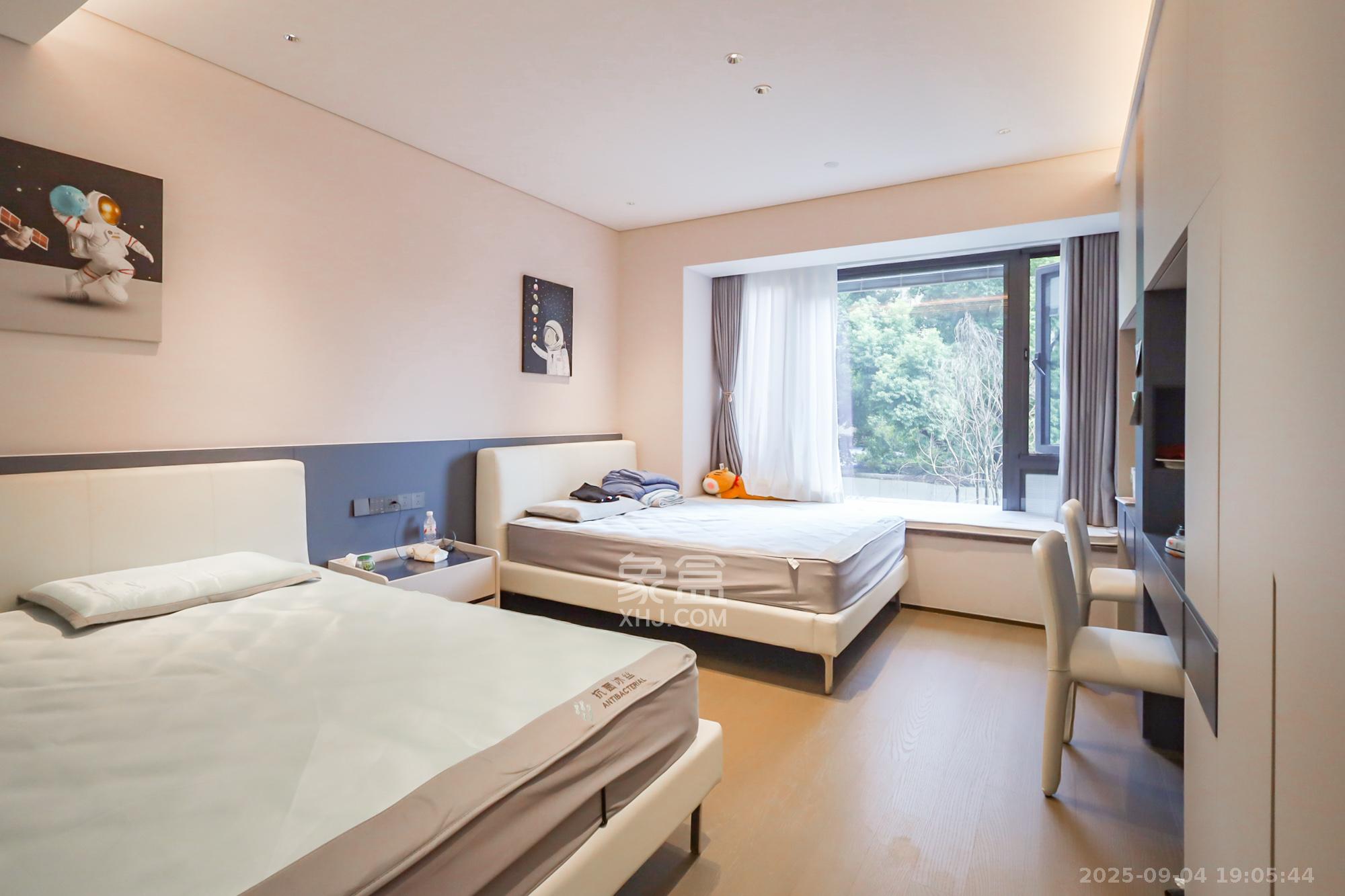 长沙悦府（华润万象城）  4室2厅3卫    568.0万卧室