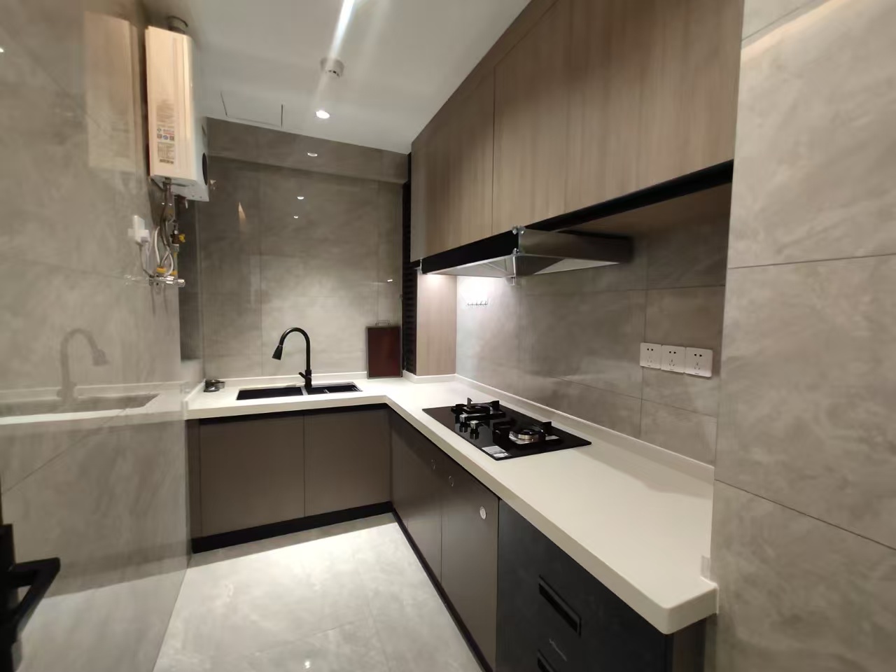 华润中心 2室2厅1卫 4600.0元/月 华润中心 2室2厅1卫 4600.0元/月室内图