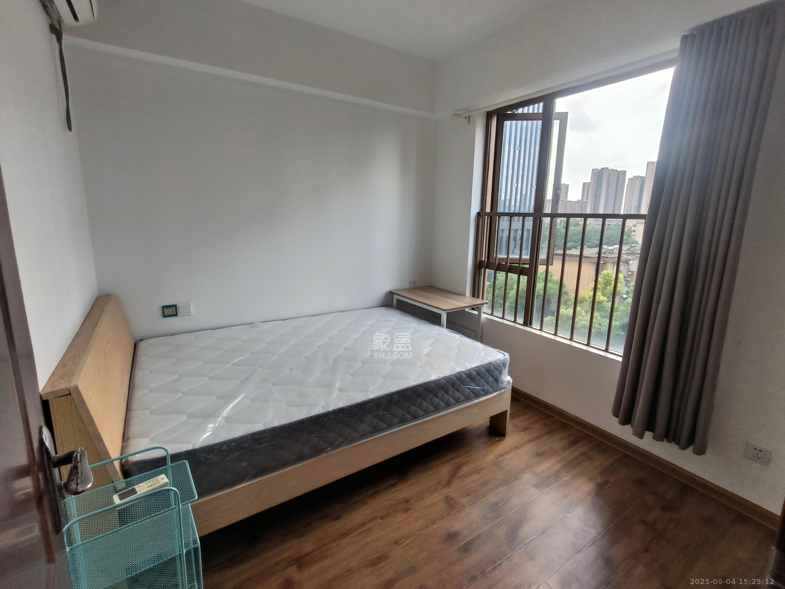 第六都(陆都小区) 3室2厅1卫 3000.0元/月 第六都(陆都小区) 3室2厅1卫 3000.0元/月室内图