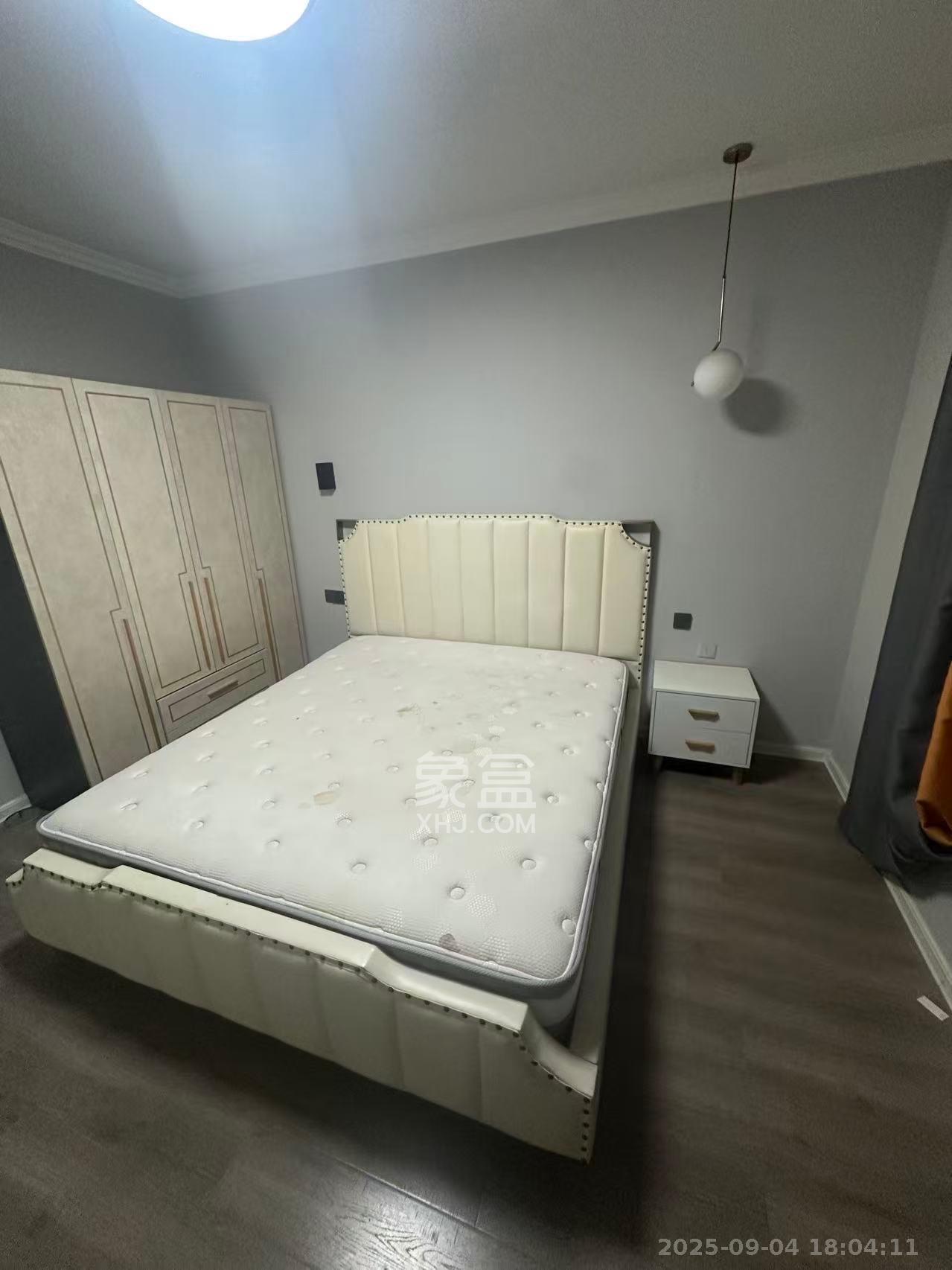 半山壹号 3室2厅1卫 2700.0元/月 半山壹号 3室2厅1卫 2700.0元/月室内图