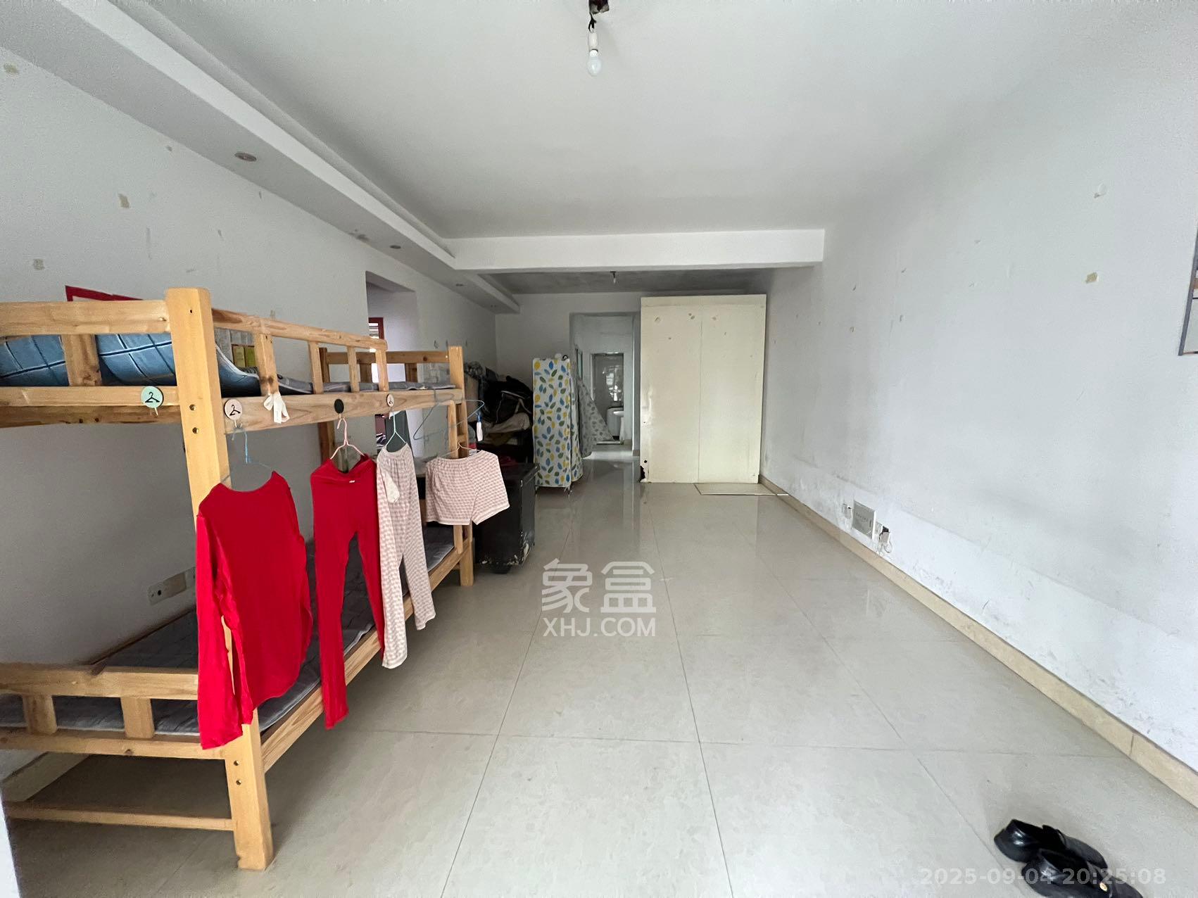 上河国际C区 3室2厅2卫 2400.0元/月 上河国际C区 3室2厅2卫 2400.0元/月室内图