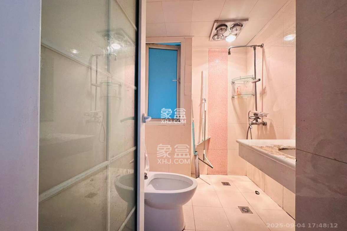 青和上座(上味舫大厦) 1室1厅1卫 2200.0元/月 青和上座(上味舫大厦) 1室1厅1卫 2200.0元/月室内图