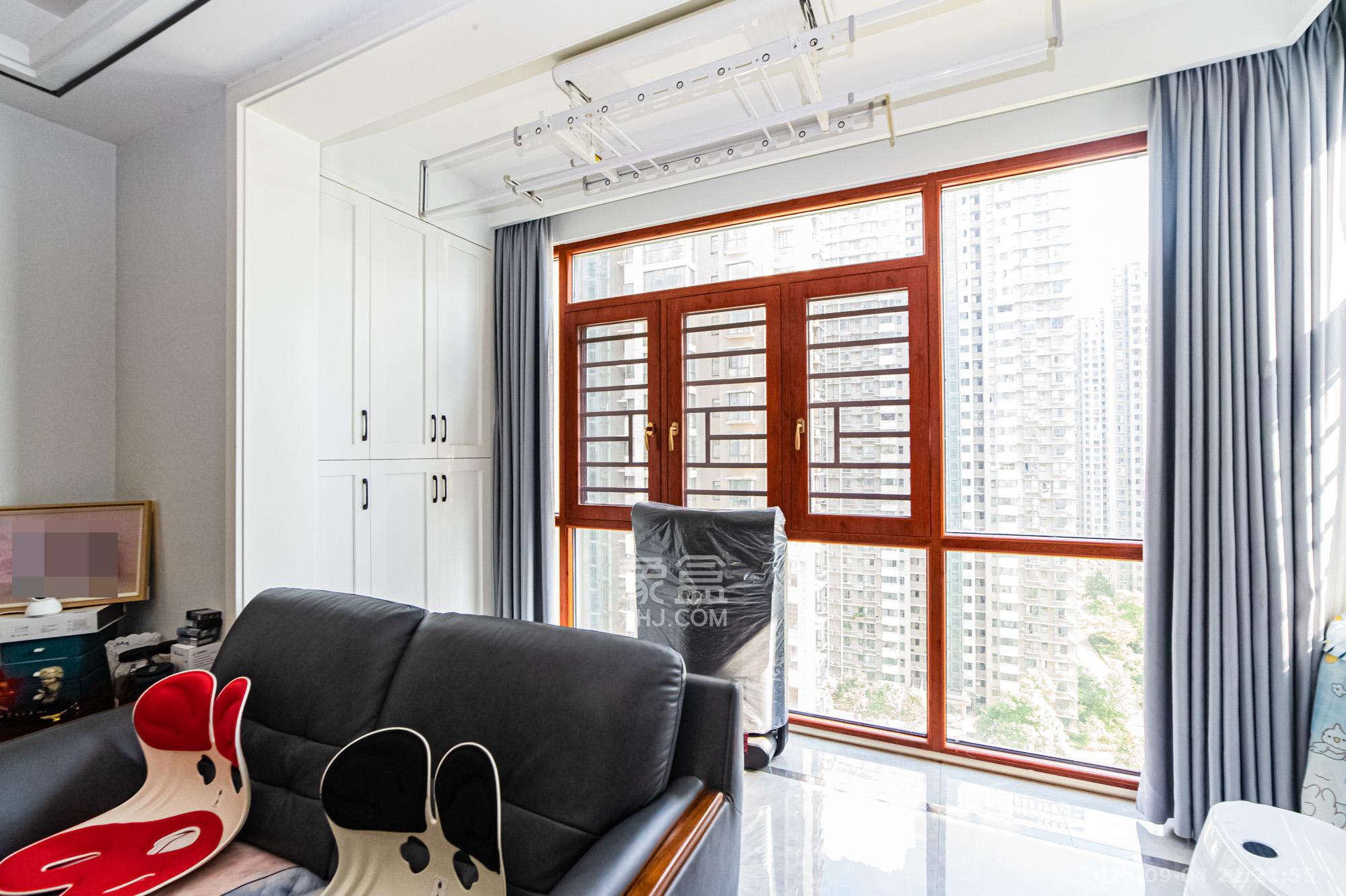 湘江世纪城融江苑 3室2厅2卫 130.0万 湘江世纪城融江苑 3室2厅2卫 130.0万阳台