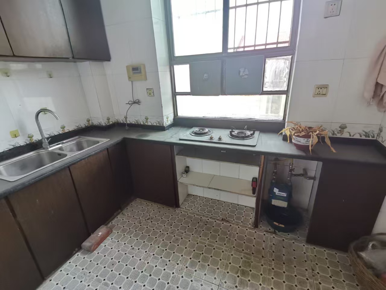 赫山办事处梓山居委会 3室2厅1卫 36.8万 赫山办事处梓山居委会 3室2厅1卫 36.8万室内图