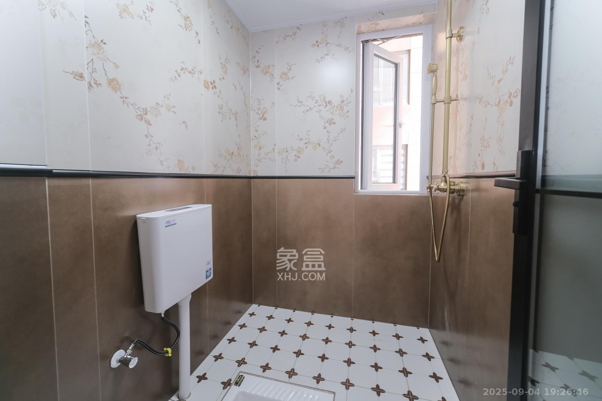 荣盛花语城 3室2厅1卫 73.8万 荣盛花语城 3室2厅1卫 73.8万卫生间