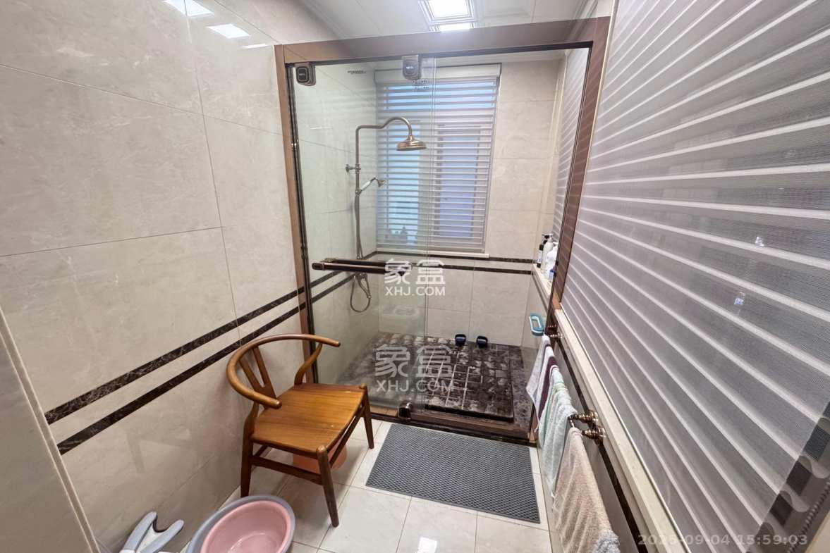 江河中央洋房 5室2厅3卫 28000.0元/月 江河中央洋房 5室2厅3卫 28000.0元/月室内图