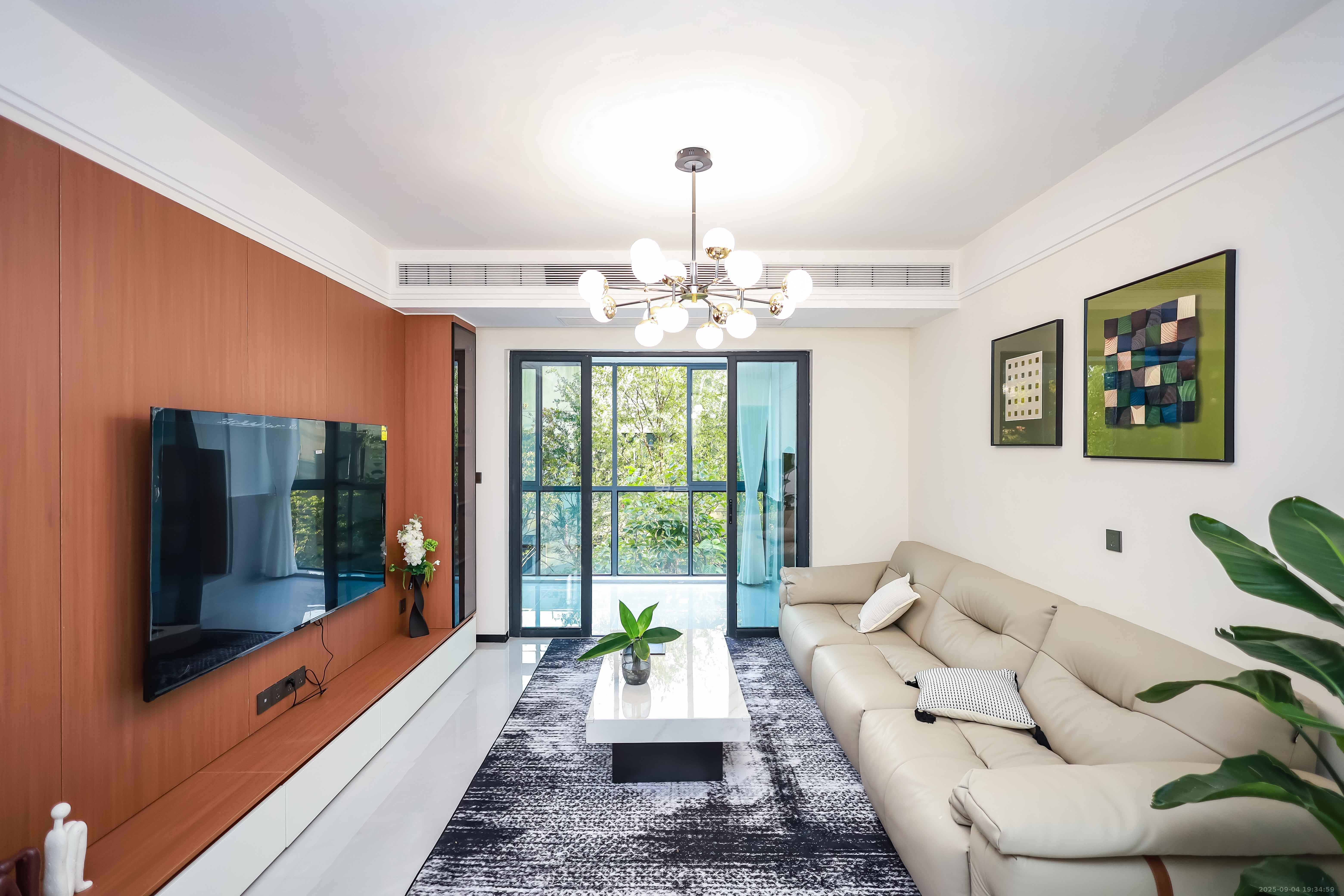 金侨风华府  4室2厅2卫    99.8万 金侨风华府  4室2厅2卫    99.8万客厅