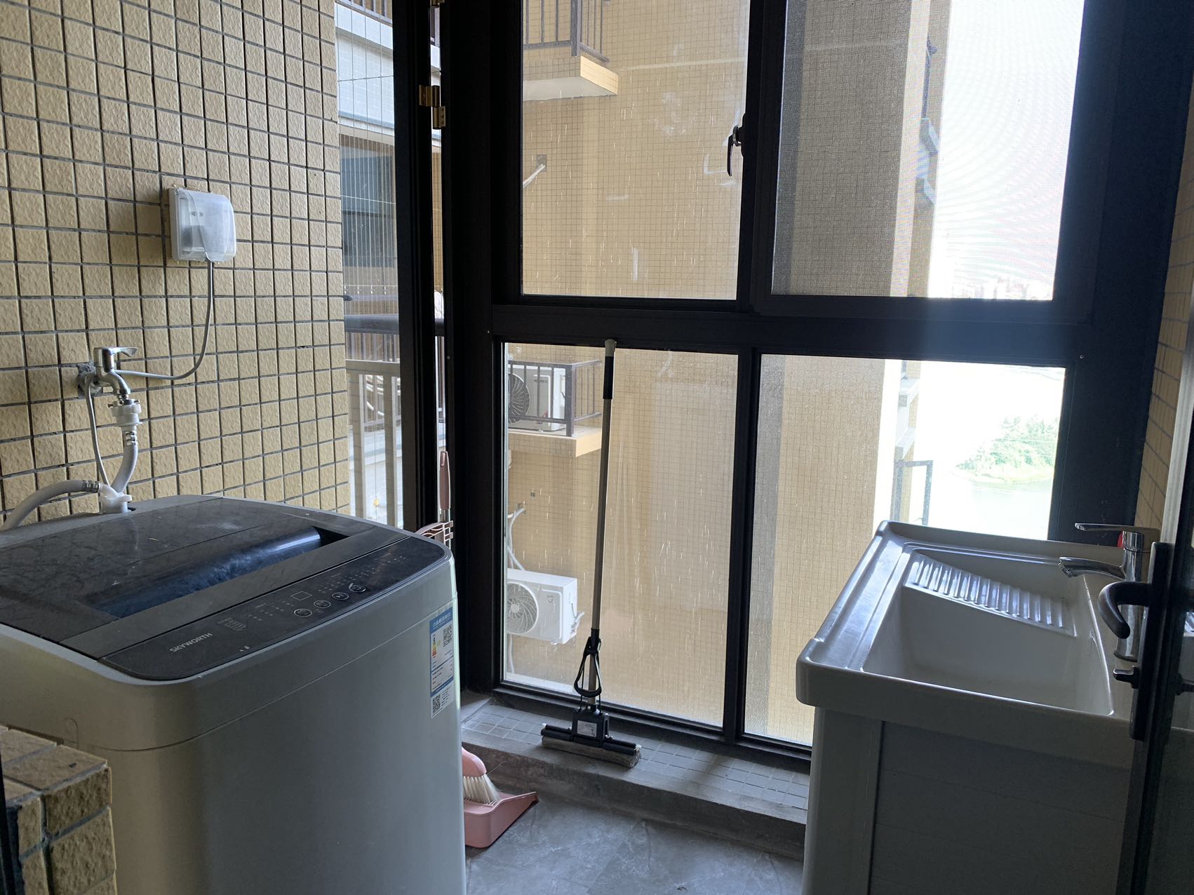 怡和湖城大境  3室2厅1卫   4100.00元/月室内图