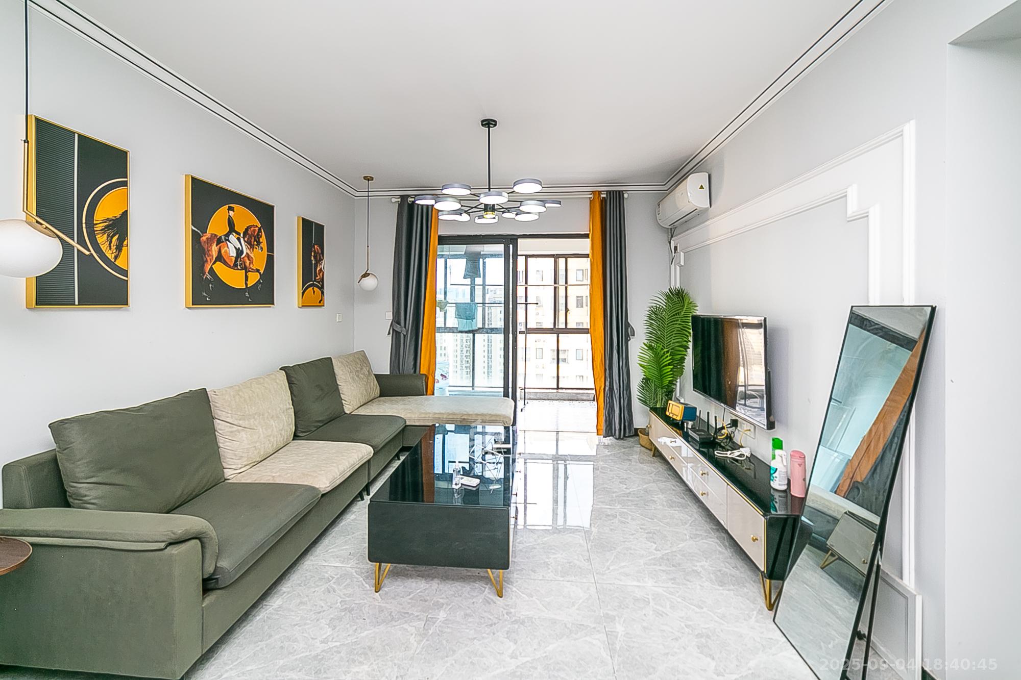 君合天玺  3室2厅2卫    140.0万 君合天玺  3室2厅2卫    140.0万客厅