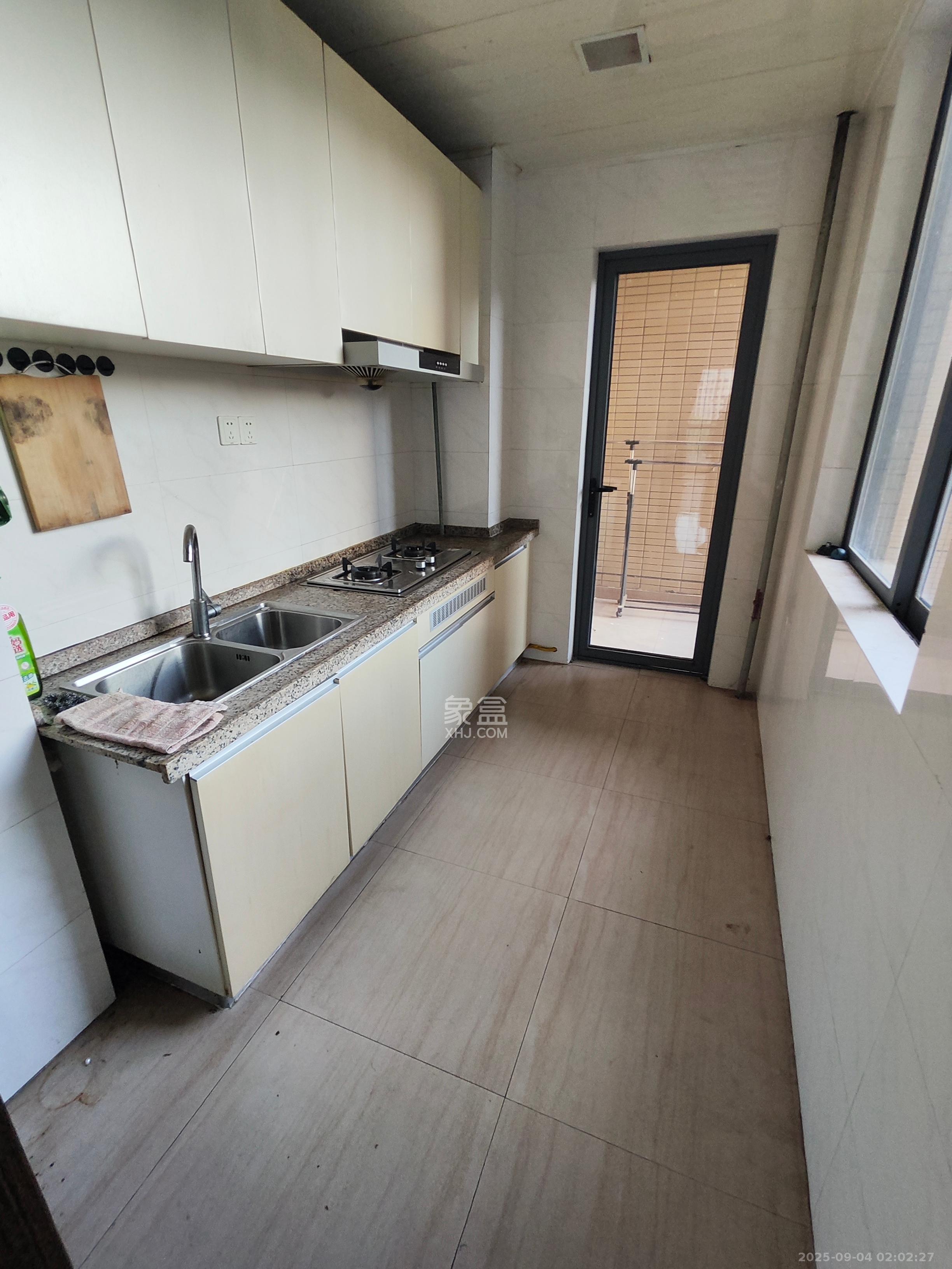 碧桂园南城首府(东宸林海) 4室2厅2卫 2500.0元/月 碧桂园南城首府(东宸林海) 4室2厅2卫 2500.0元/月室内图