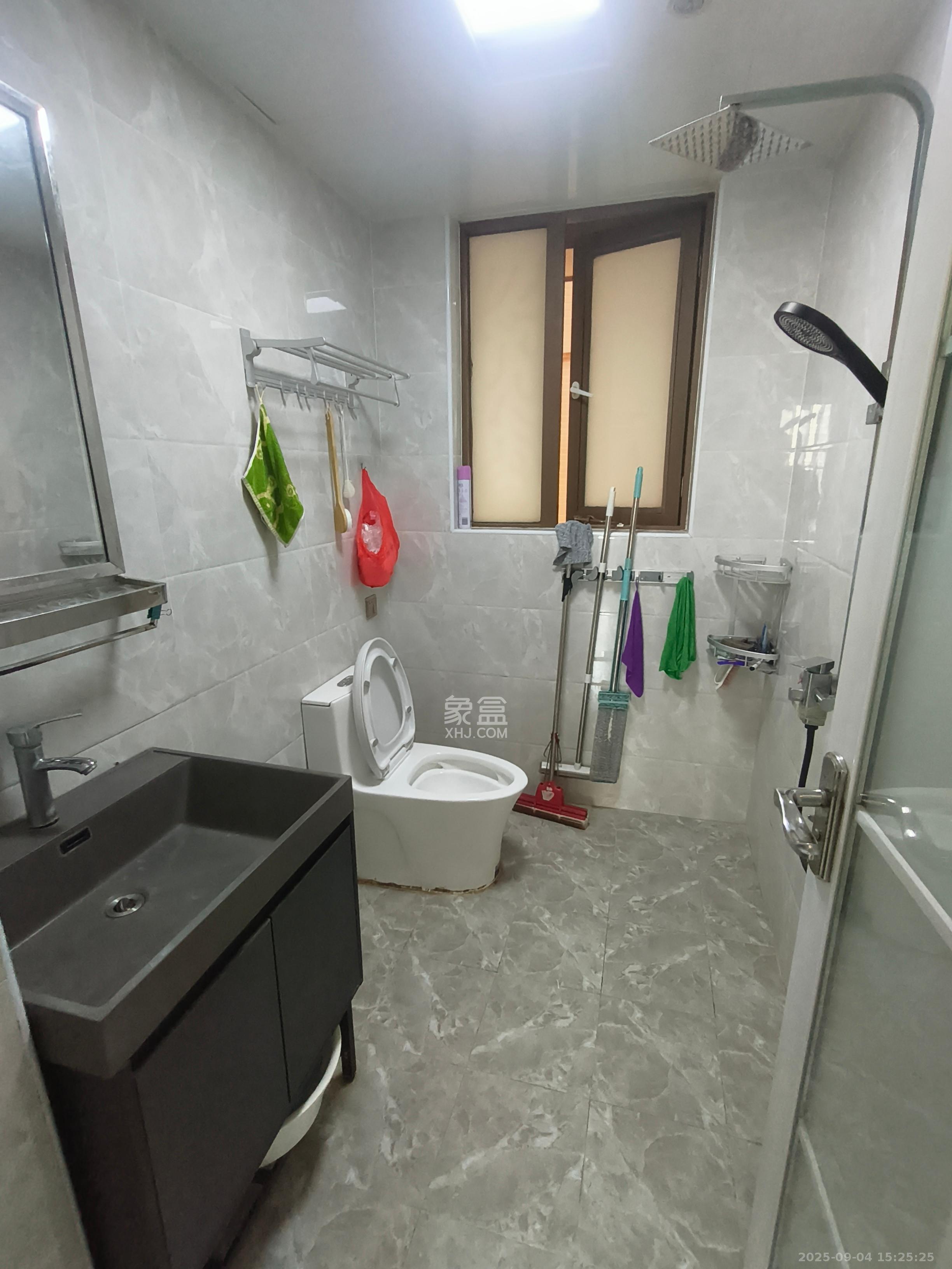 第六都(陆都小区) 3室2厅1卫 3000.0元/月 第六都(陆都小区) 3室2厅1卫 3000.0元/月室内图