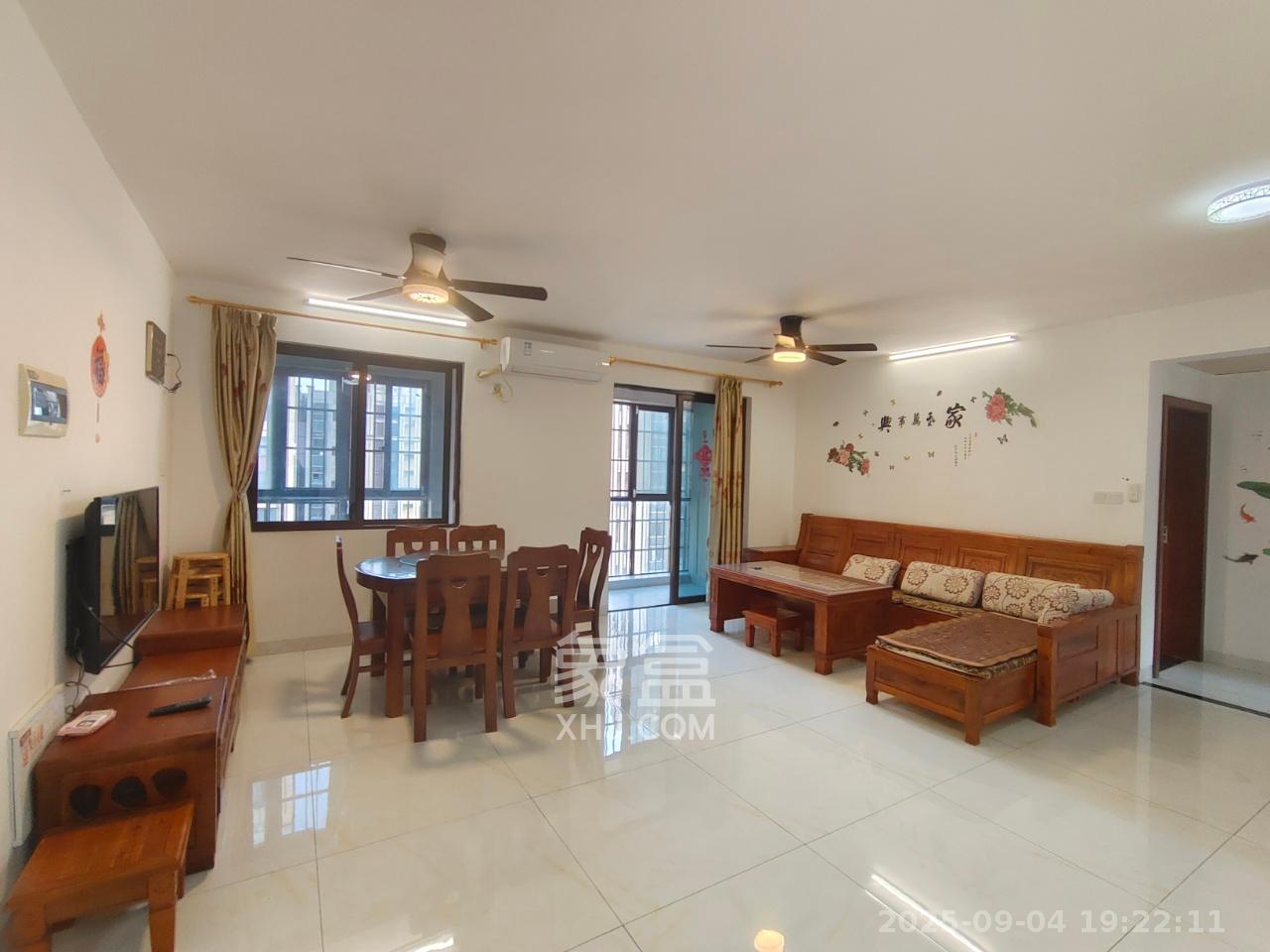 东方美地  4室2厅2卫    2500.0元/月 东方美地  4室2厅2卫    2500.0元/月室内图