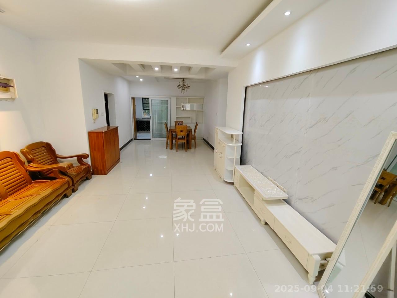 金色山庄  3室2厅2卫    3200.0元/月 金色山庄  3室2厅2卫    3200.0元/月室内图