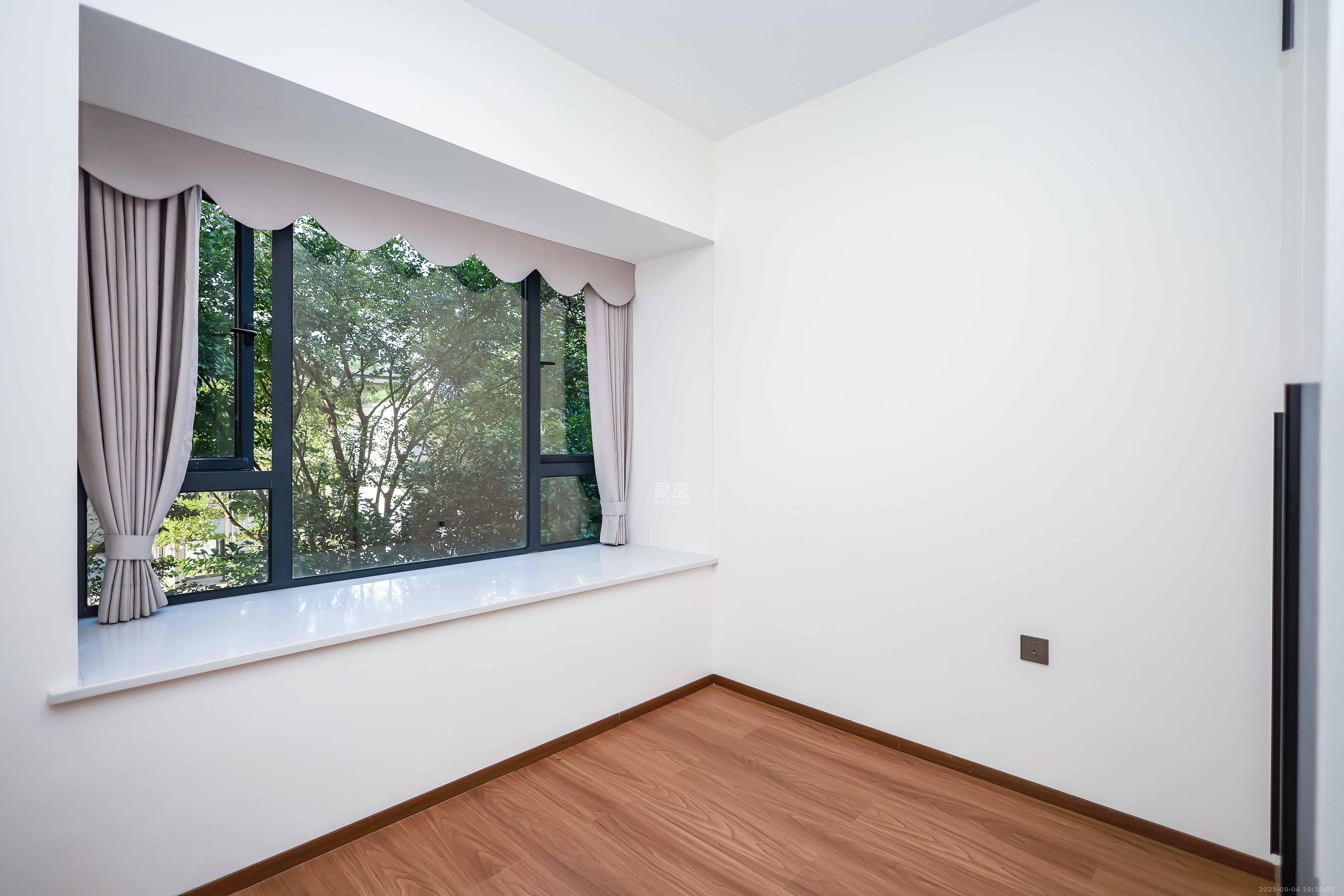 金侨风华府  4室2厅2卫    99.8万 金侨风华府  4室2厅2卫    99.8万卧室