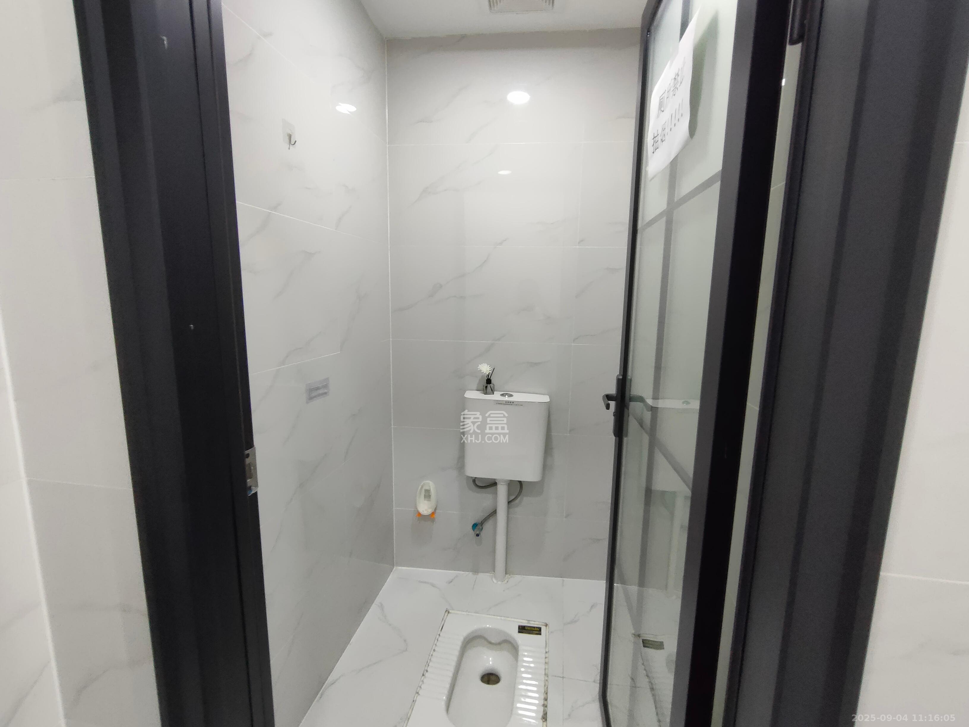 年华世嘉酒店(原:延年世嘉酒店)  4室1厅2卫    13000.0元/月 年华世嘉酒店(原:延年世嘉酒店)  4室1厅2卫    13000.0元/月室内图