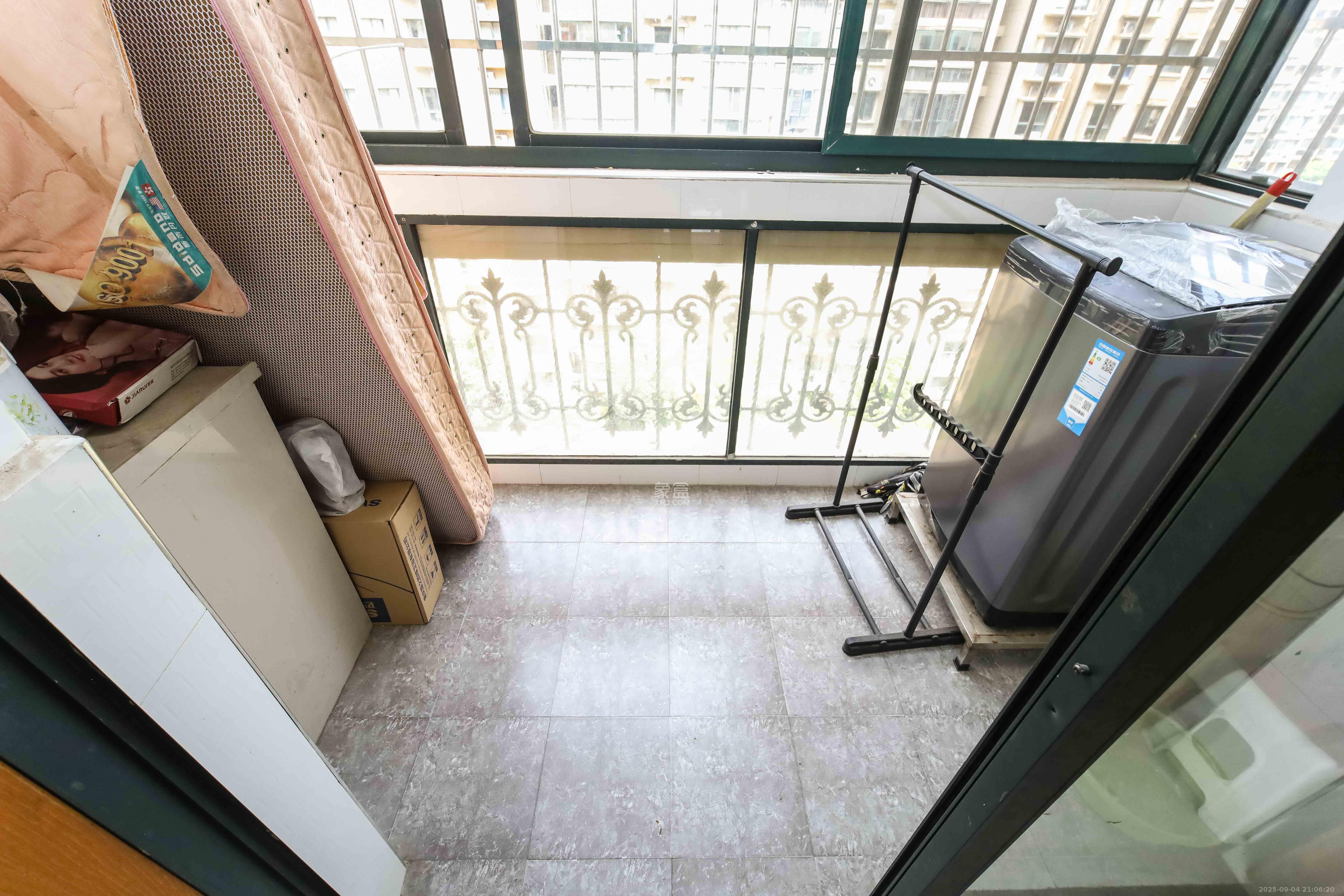 世嘉国际华城  3室2厅2卫    135.0万 世嘉国际华城  3室2厅2卫    135.0万阳台