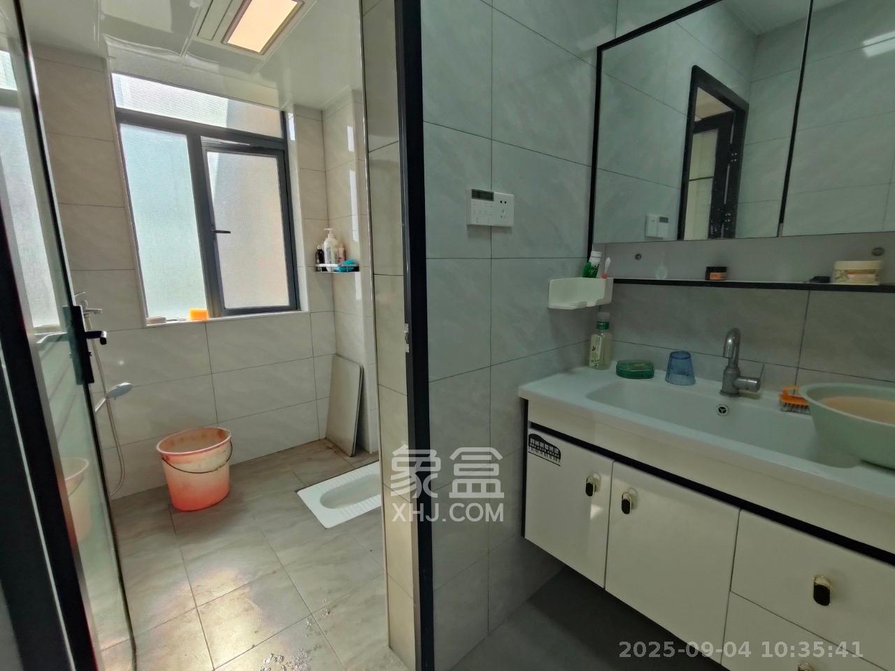 星城书香苑(星城书院)  3室2厅2卫    3700.0元/月 星城书香苑(星城书院)  3室2厅2卫    3700.0元/月室内图