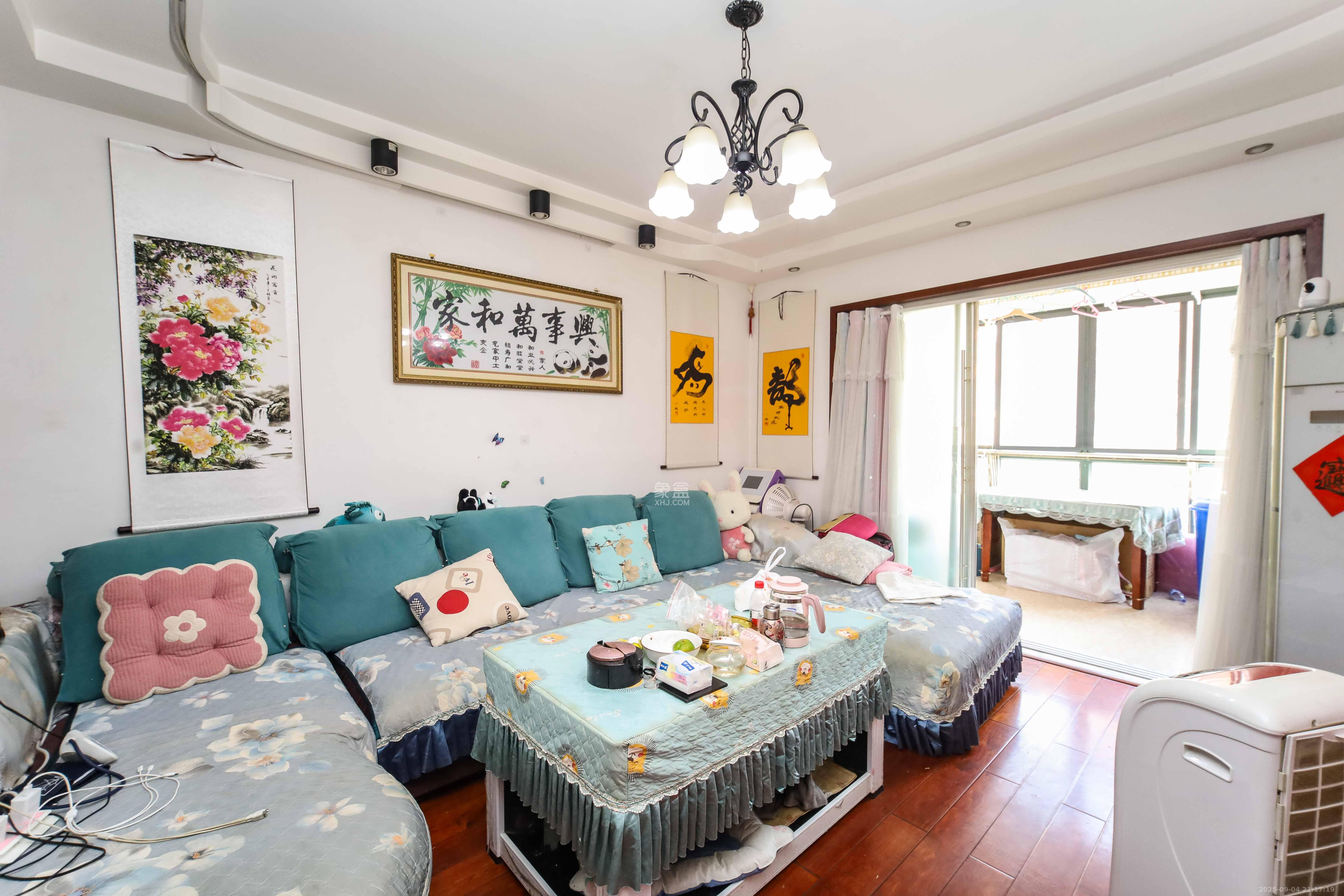 东玺门  2室2厅1卫    66.0万客厅