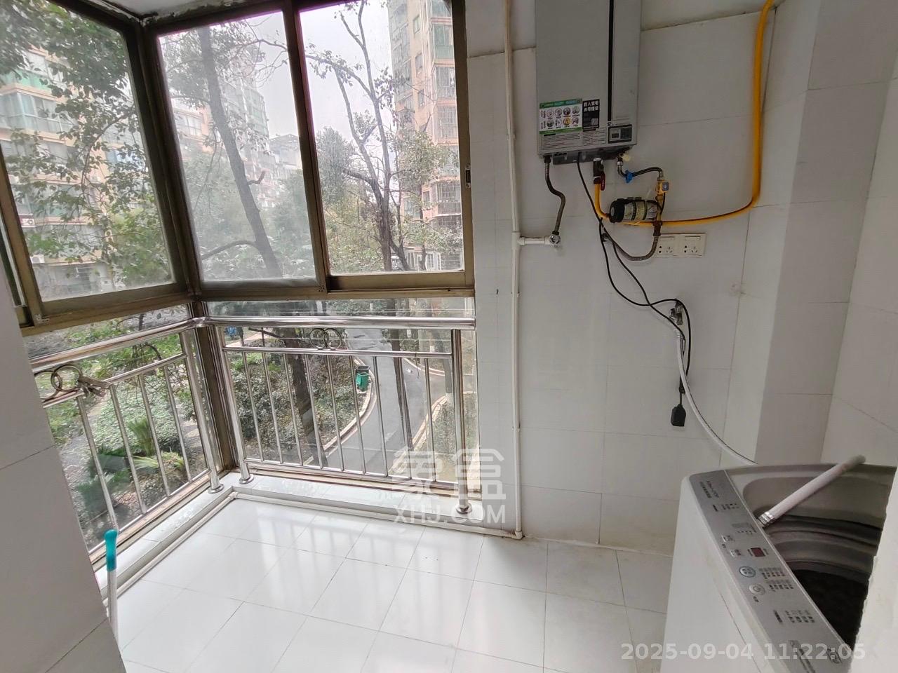 金色山庄  3室2厅2卫    3200.0元/月 金色山庄  3室2厅2卫    3200.0元/月室内图