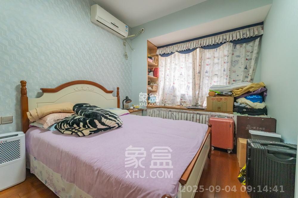 华润凤凰城三期 4室2厅2卫 3300.0元/月 华润凤凰城三期 4室2厅2卫 3300.0元/月室内图