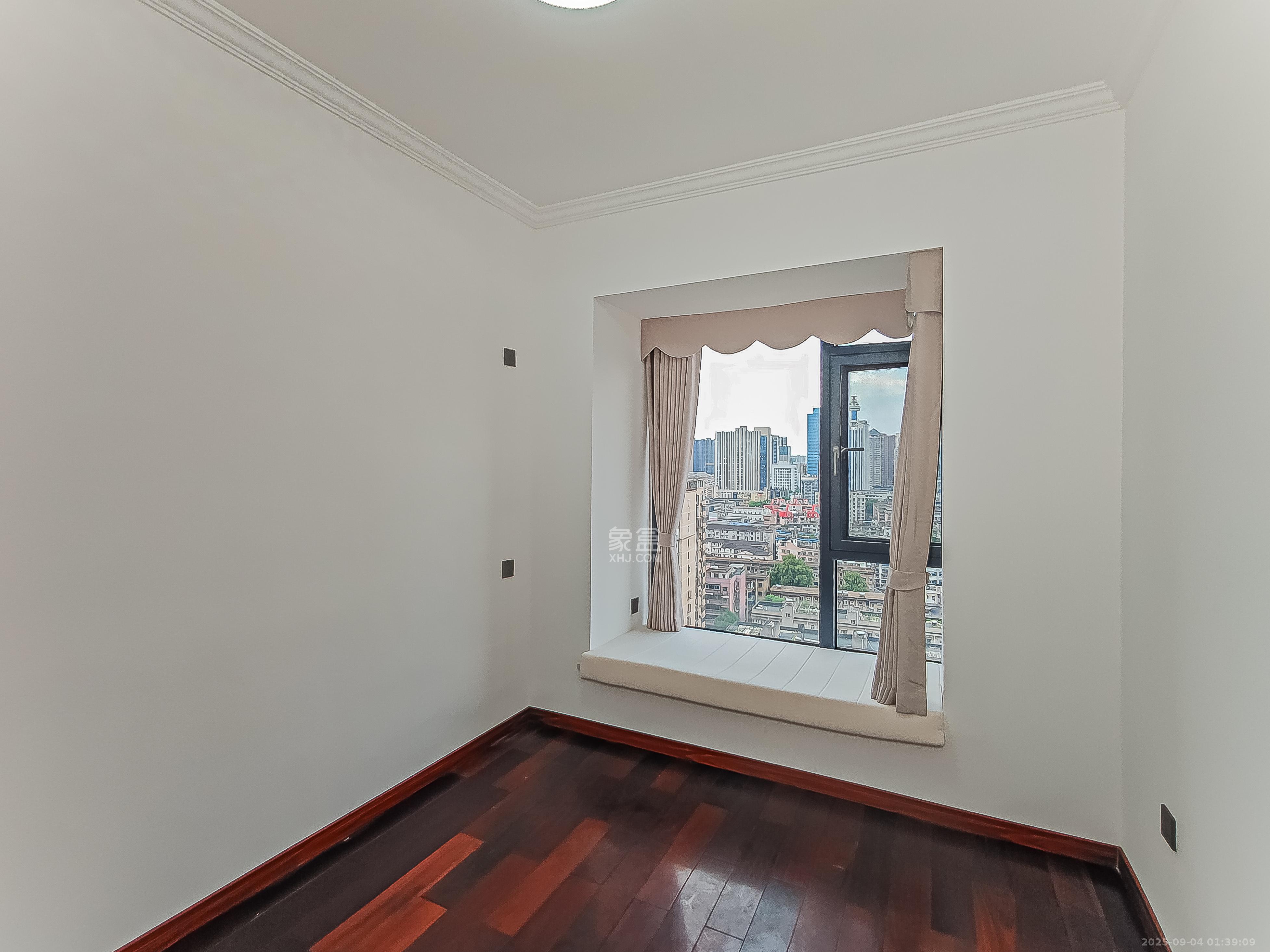 长沙紫金苑  3室1厅1卫    161.0万 长沙紫金苑  3室1厅1卫    161.0万卧室