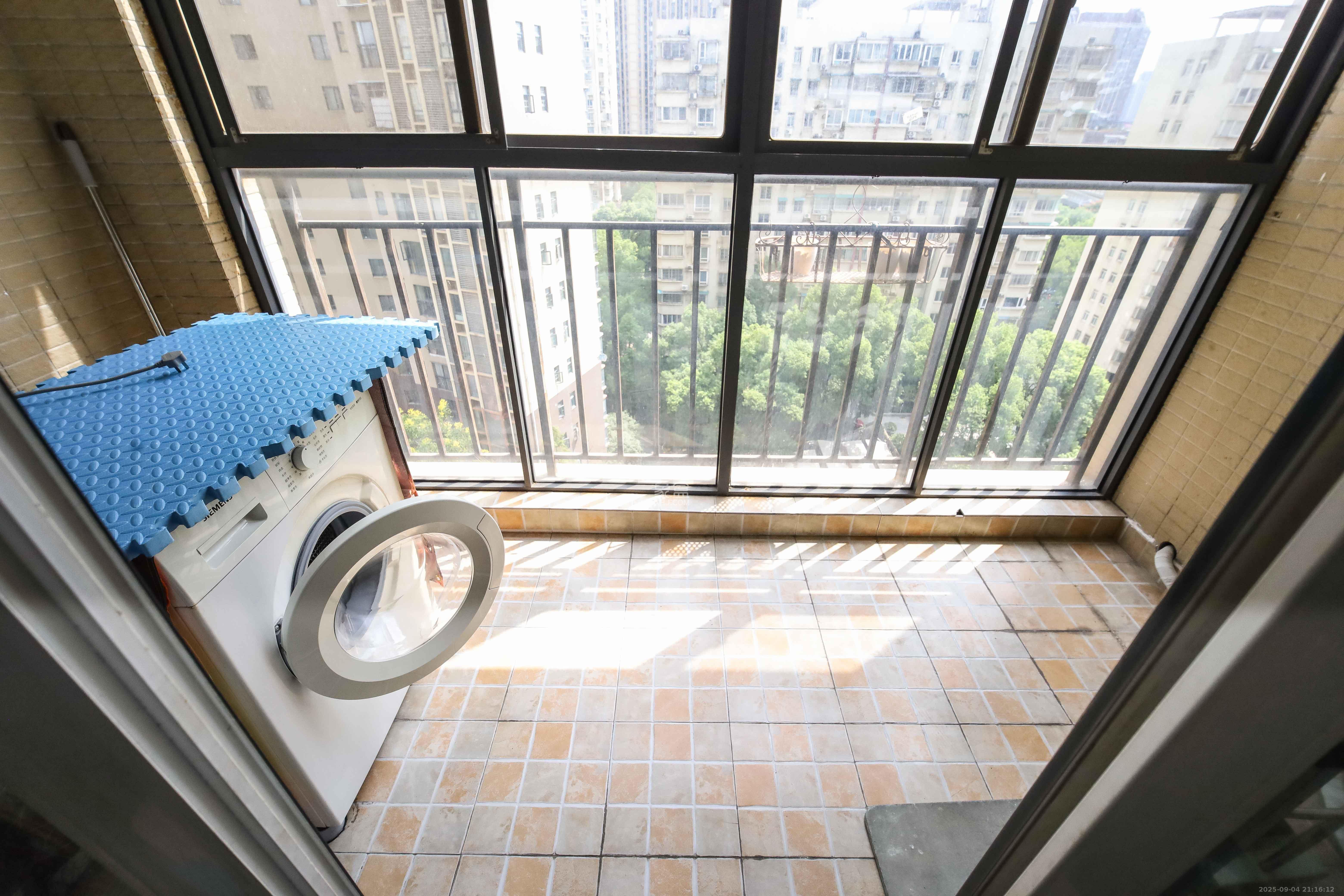 泊爱蓝湾  2室2厅1卫    70.0万 泊爱蓝湾  2室2厅1卫    70.0万阳台