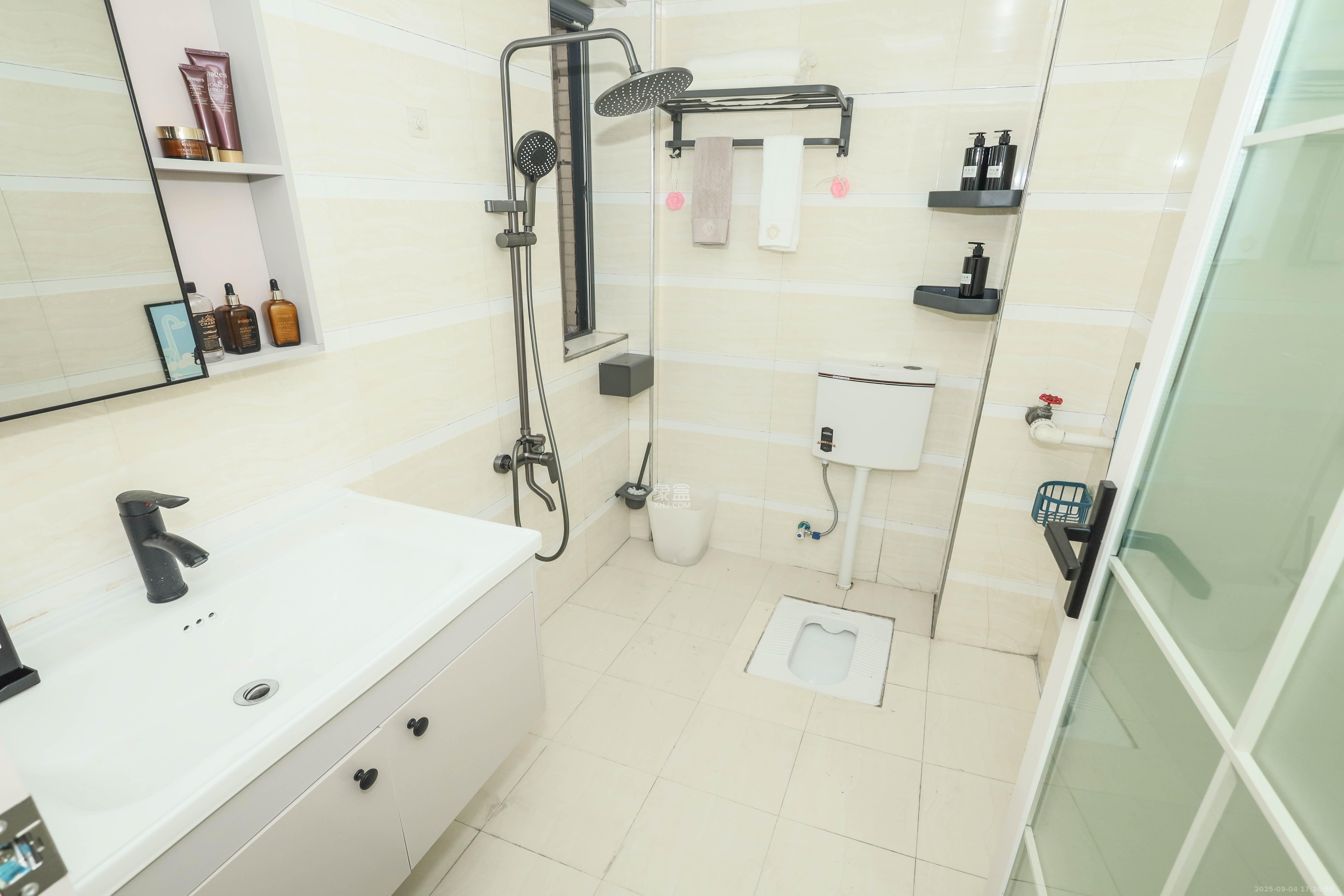 保利麓谷林语A区  3室2厅1卫    78.0万卫生间