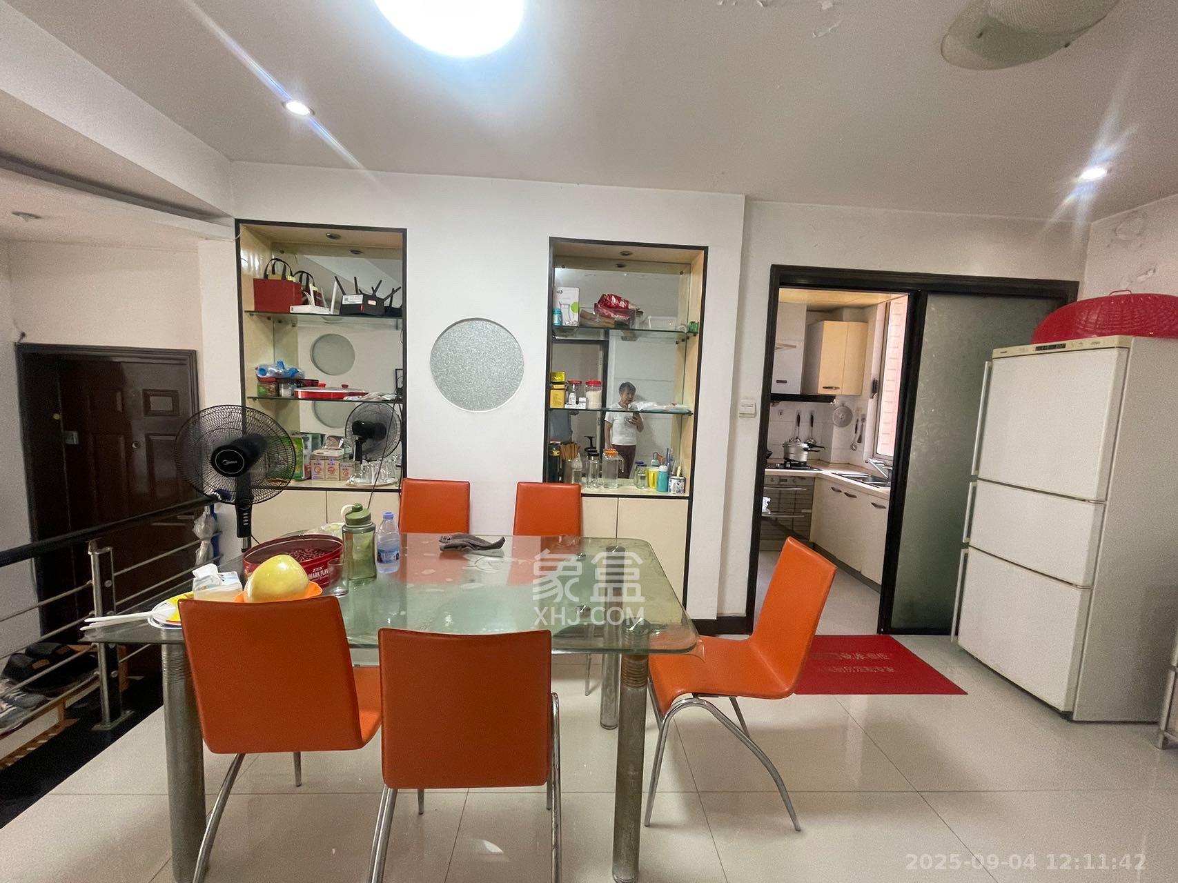 都市春天 3室2厅2卫 2600.0元/月 都市春天 3室2厅2卫 2600.0元/月室内图